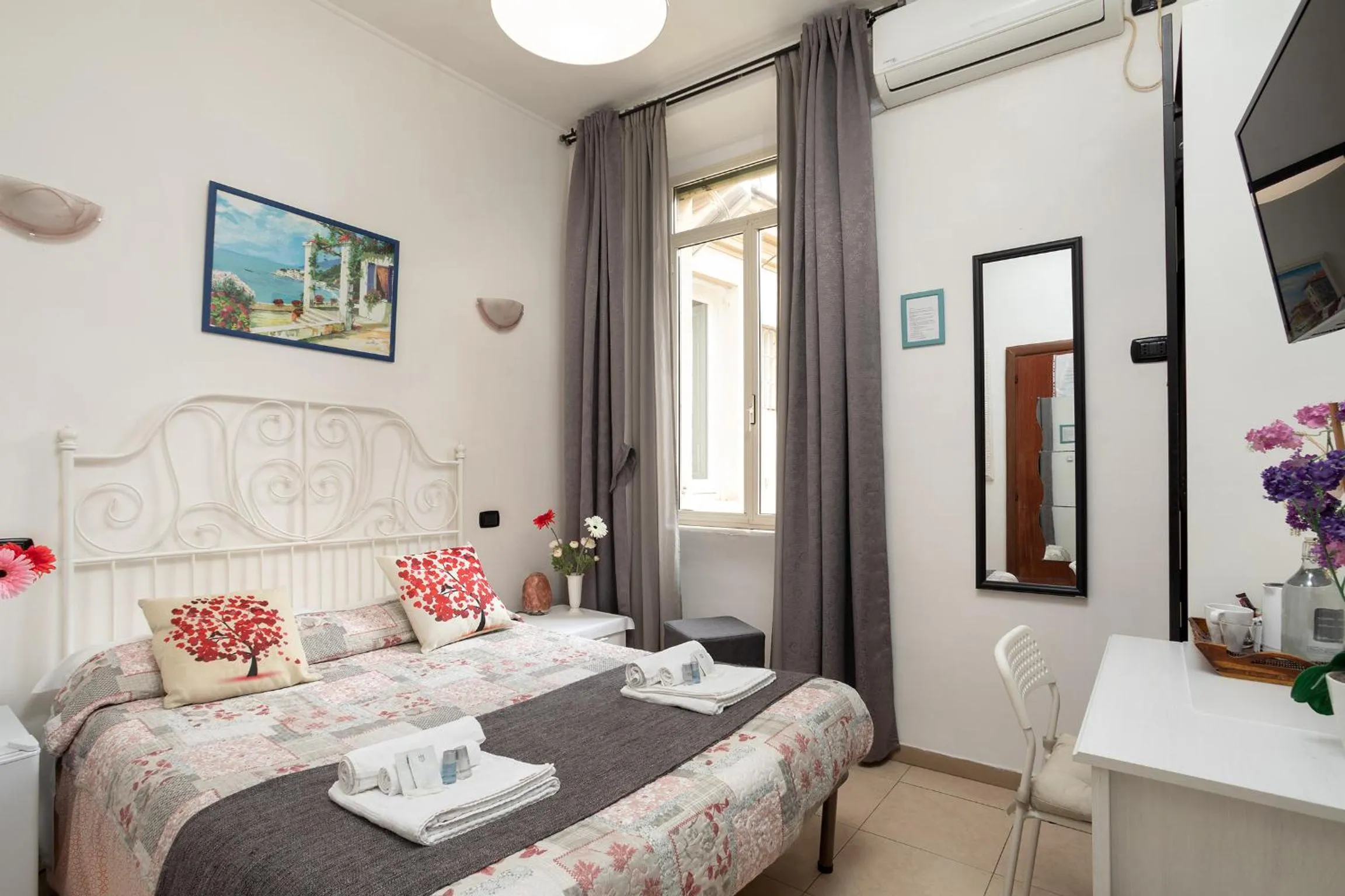 Bed in Cicero Rome Center