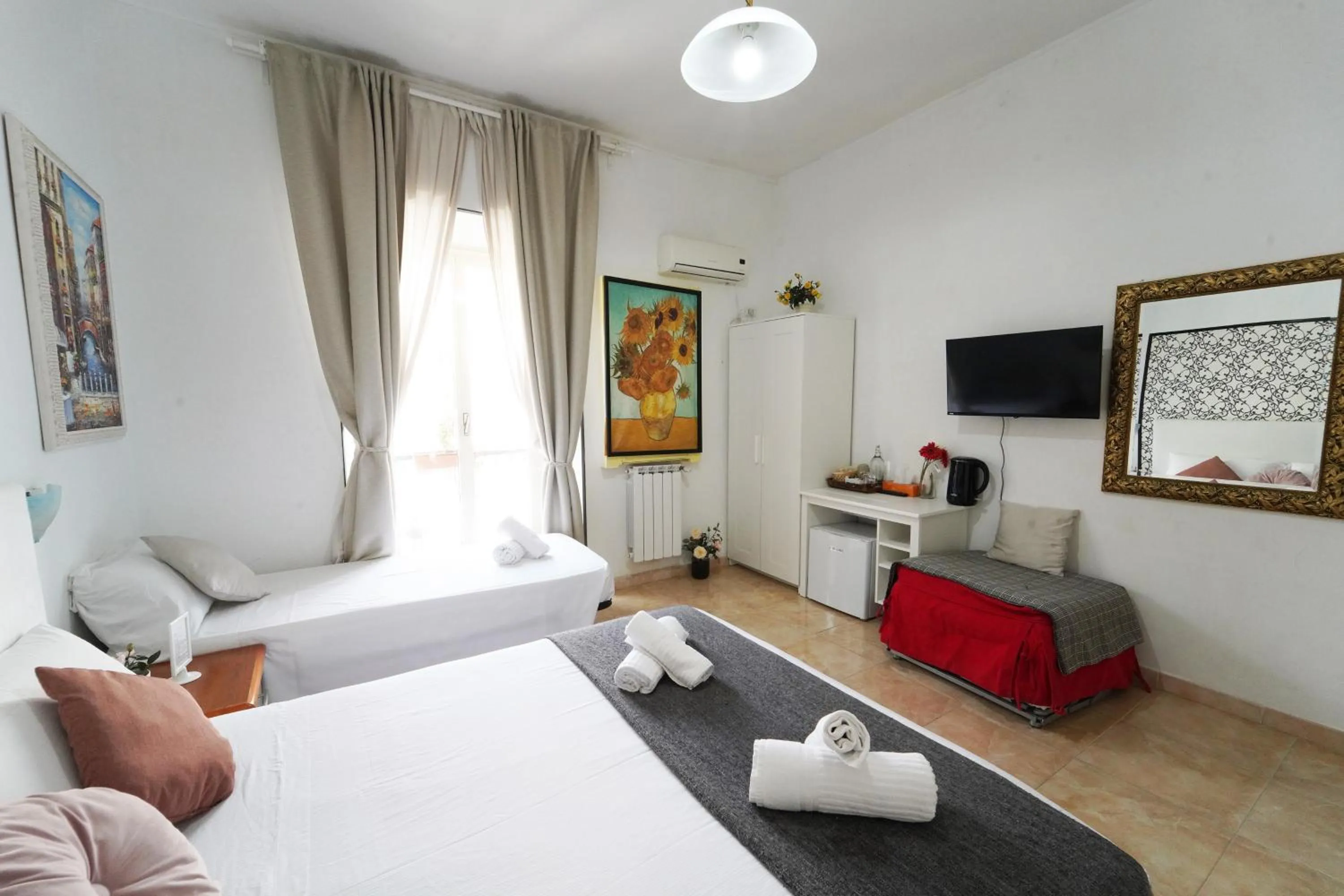 Bedroom, Bed in Cicero Rome Center