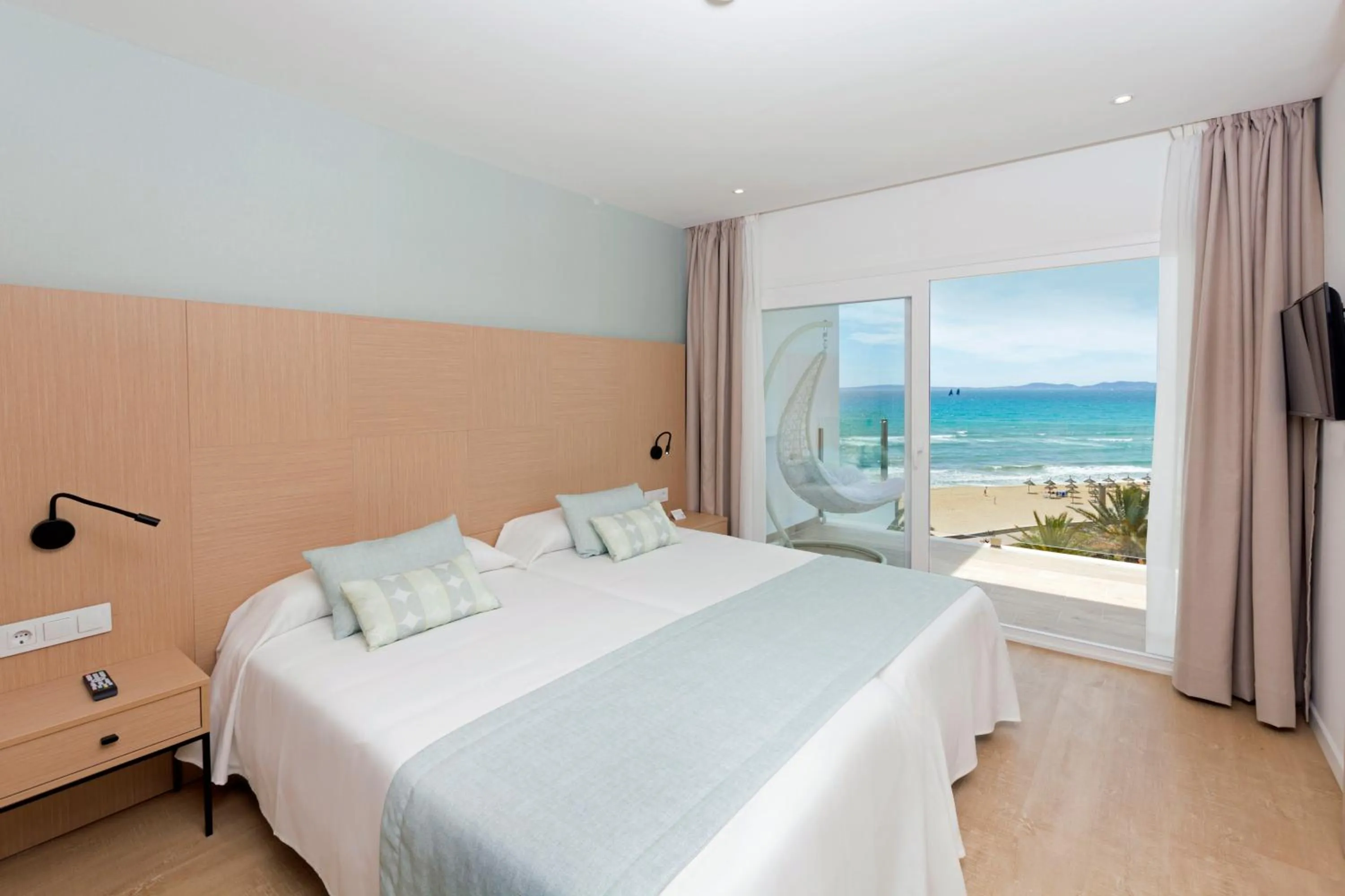 Photo of the whole room, Bed in HSM Golden Playa