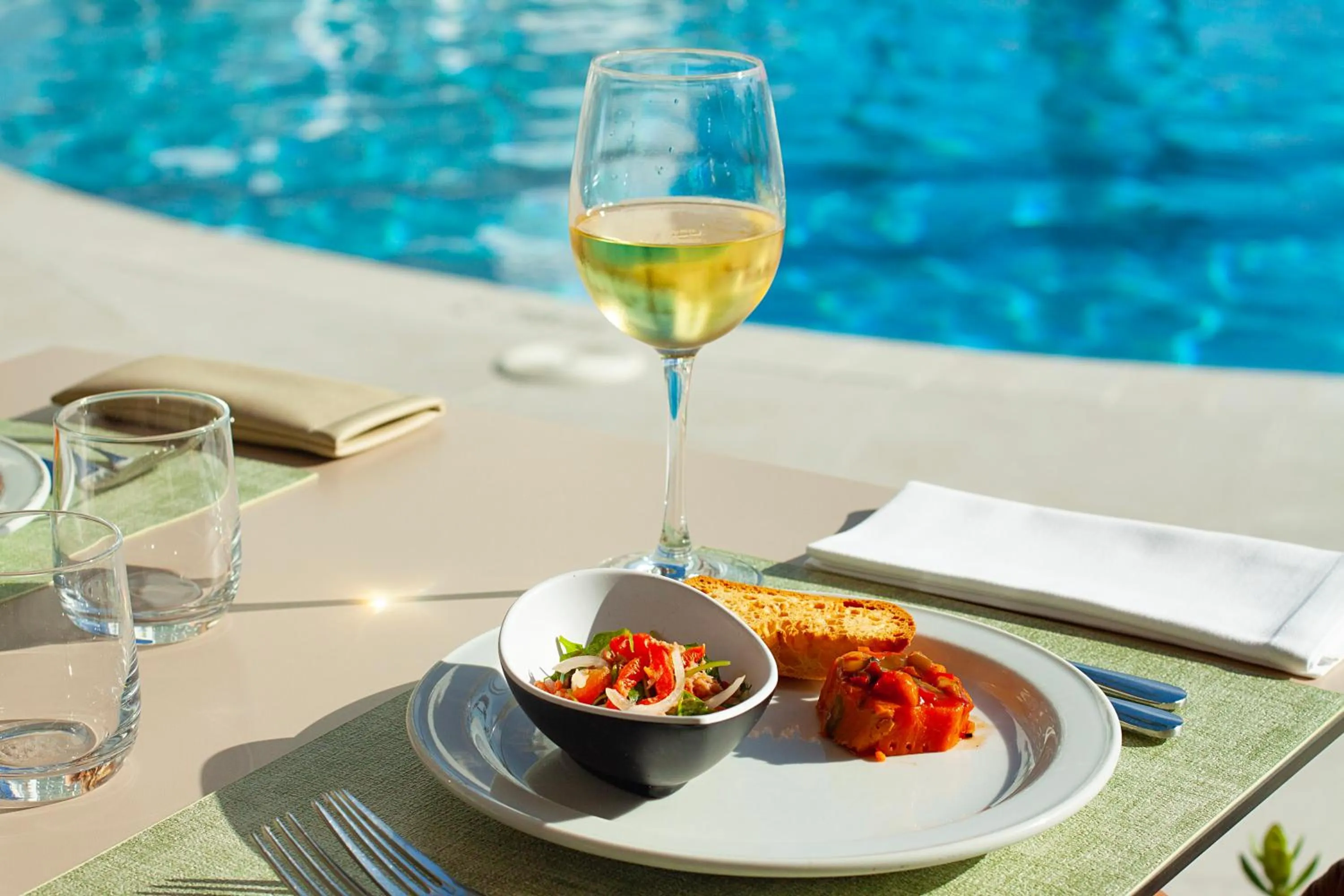 Restaurant/places to eat in HSM Golden Playa