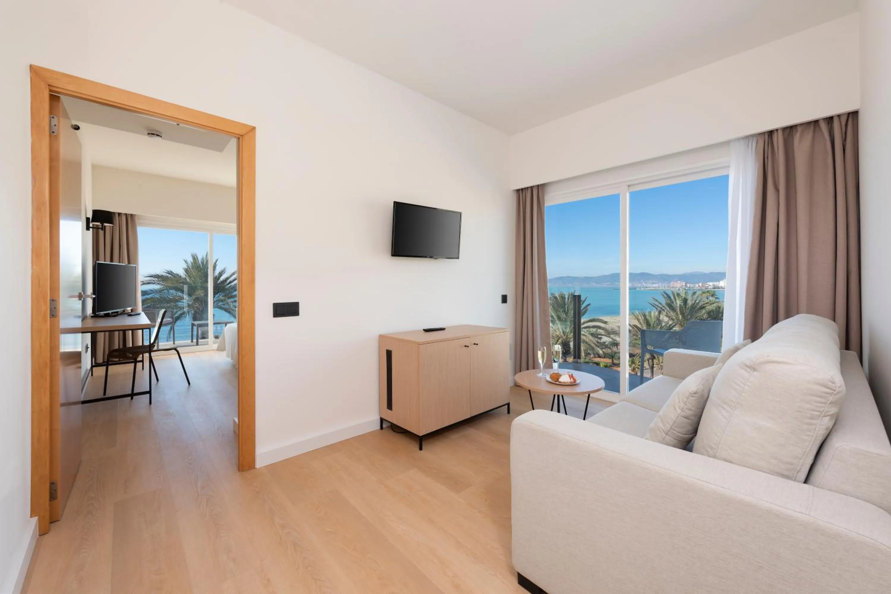 Photo of the whole room in HSM Golden Playa