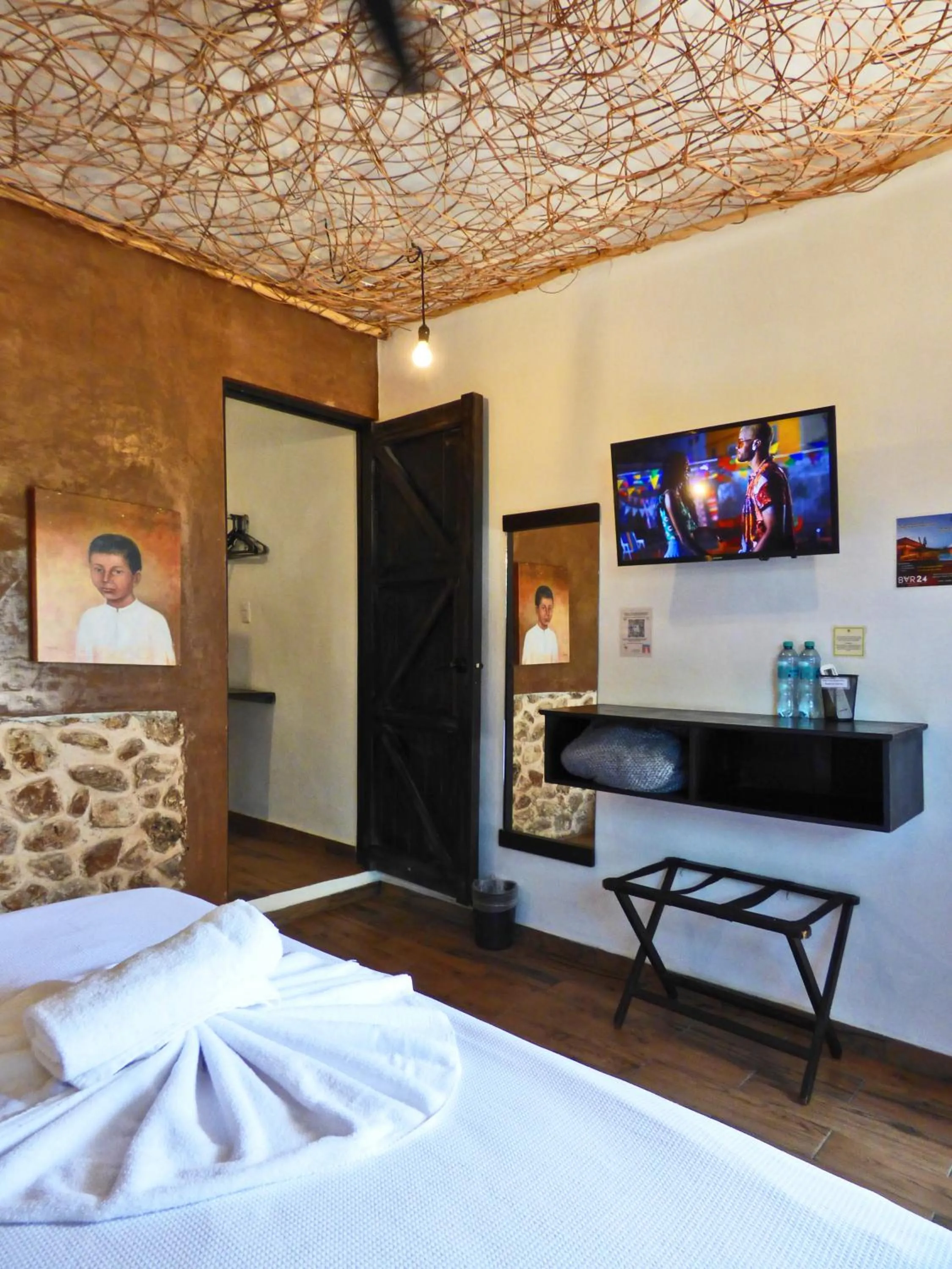 Photo of the whole room, Bed in Habitaciones Colonial Zaci