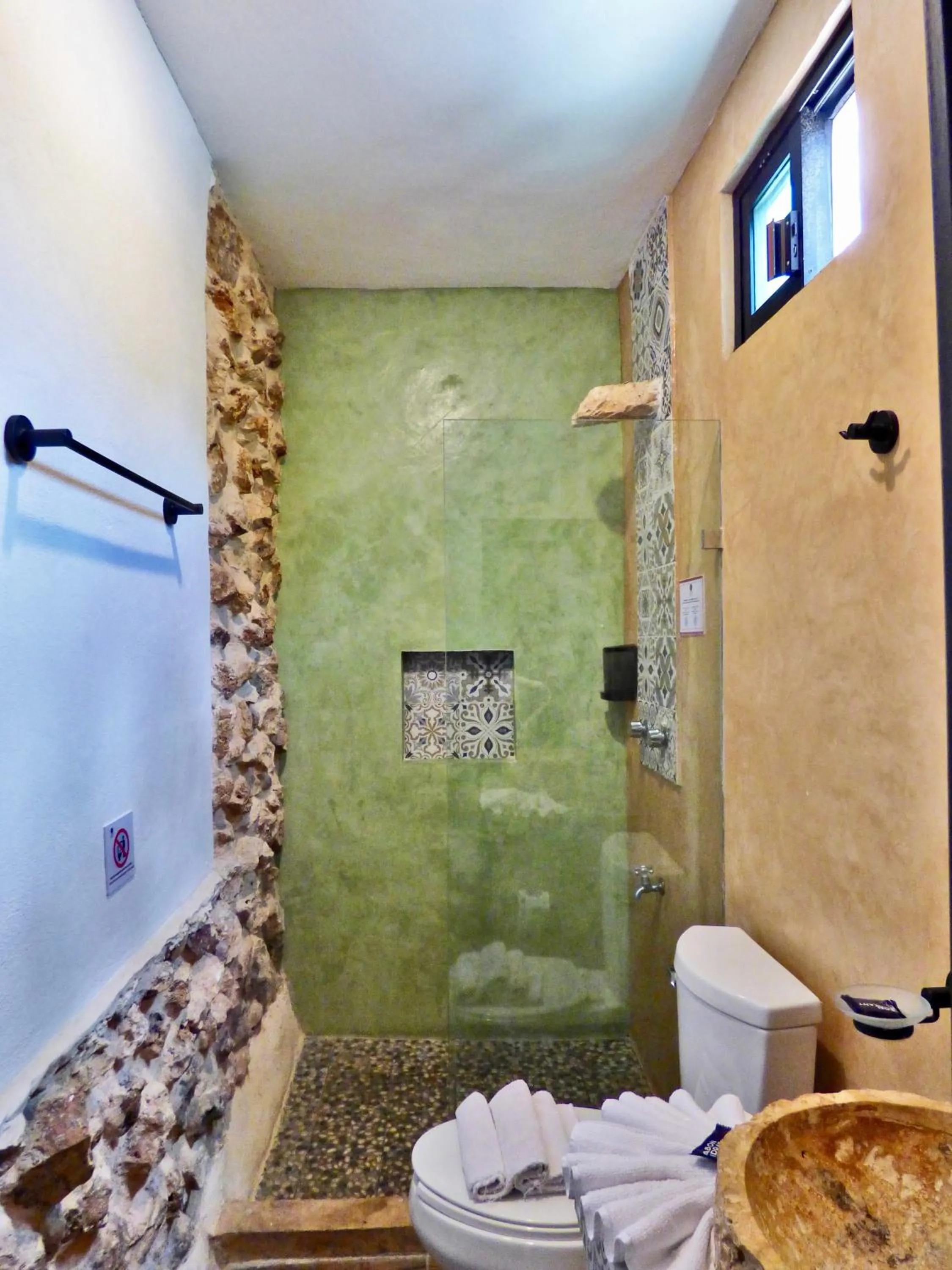 Shower in Habitaciones Colonial Zaci