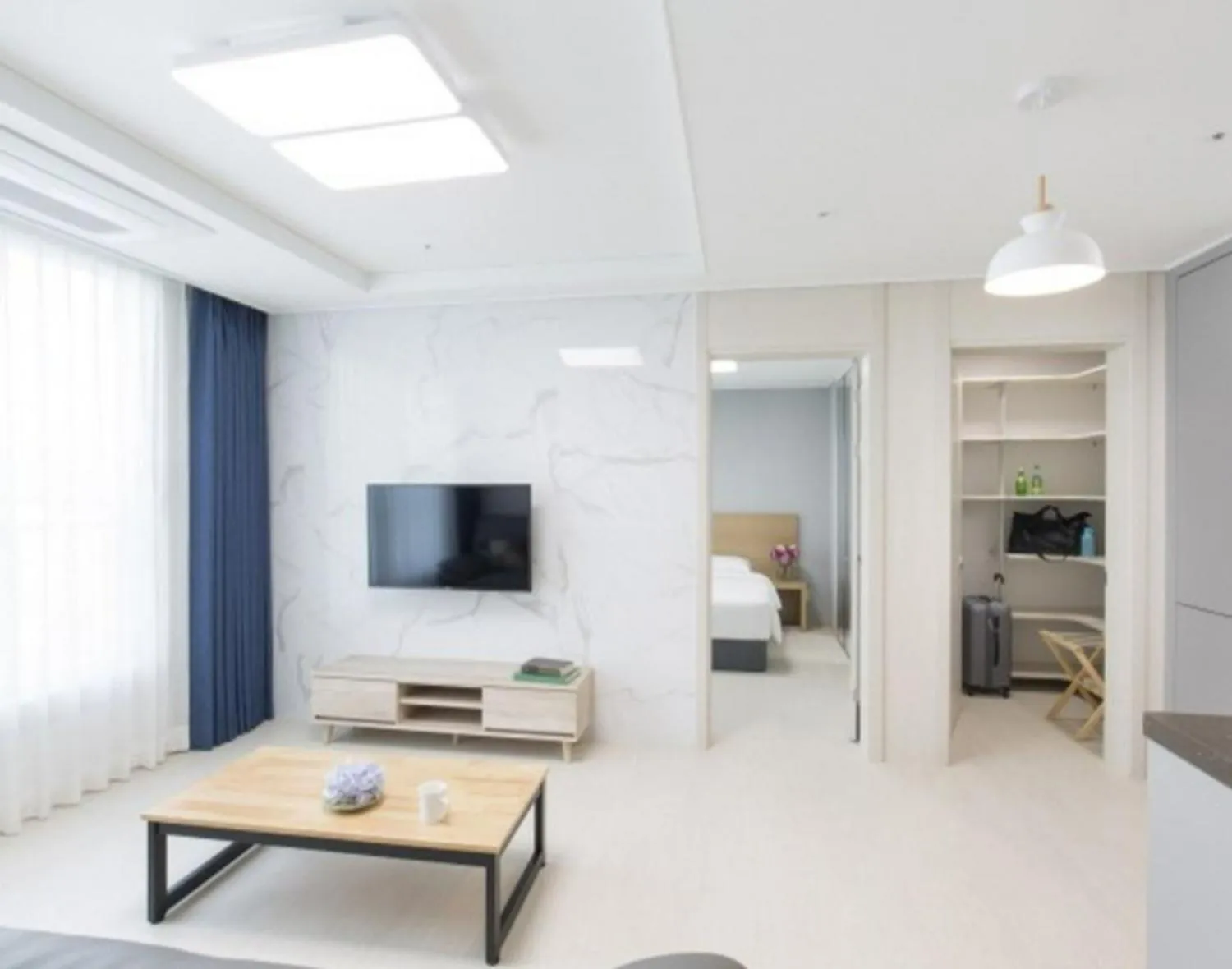 TV and multimedia, Seating Area in Yeosu Hotel First City