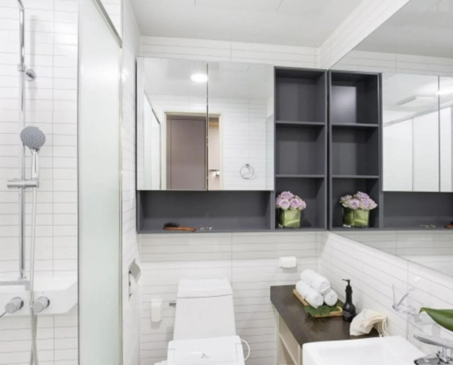 Shower, Bathroom in Yeosu Hotel First City