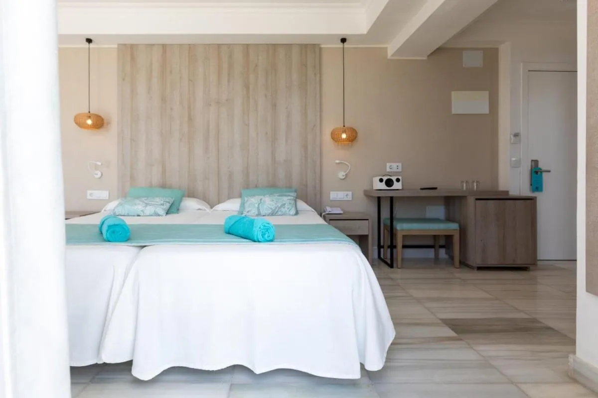 Bedroom, Bed in Ona Palmira Paguera