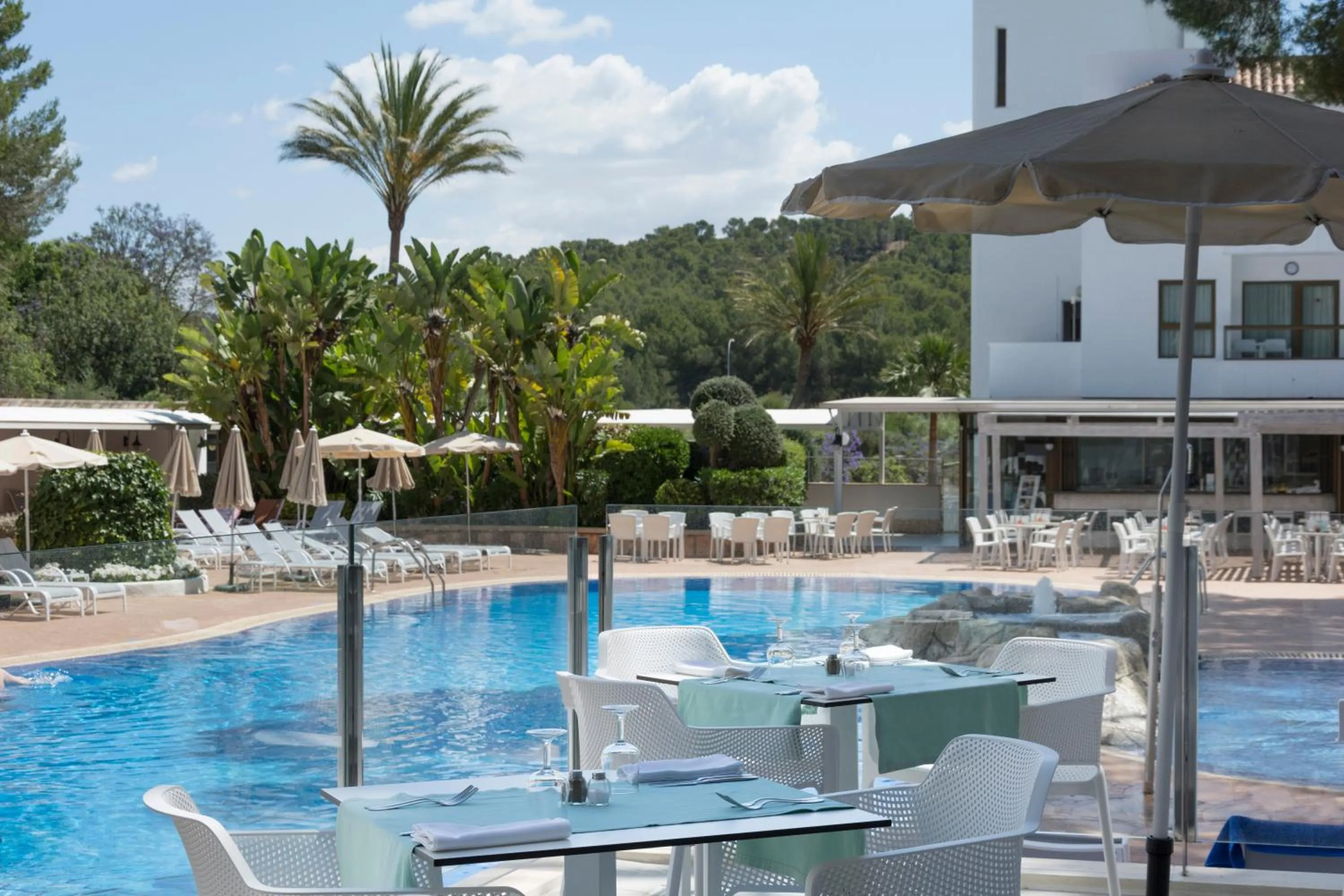 Restaurant/places to eat in Ona Palmira Paguera