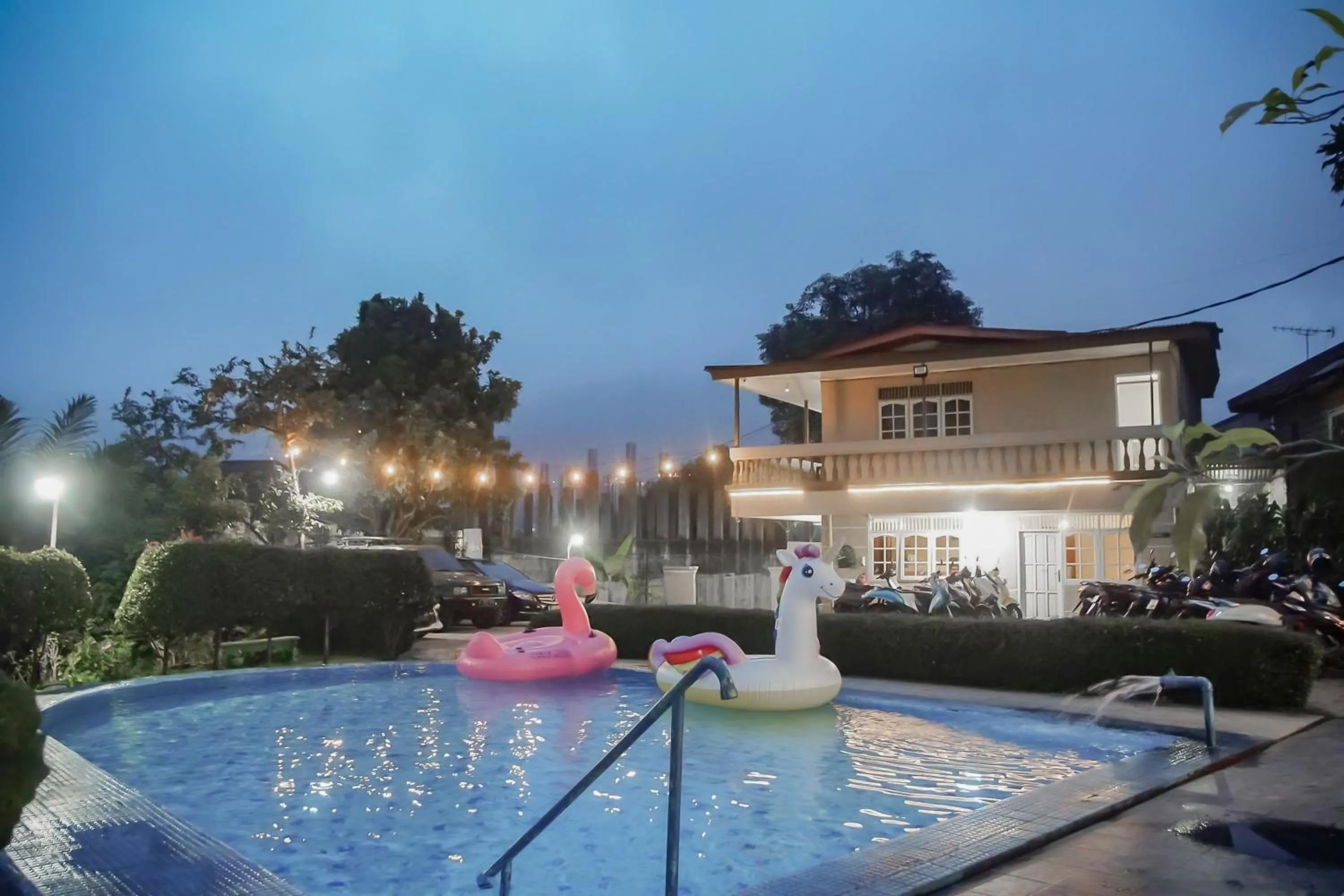 RedDoorz near Taman Safari 2