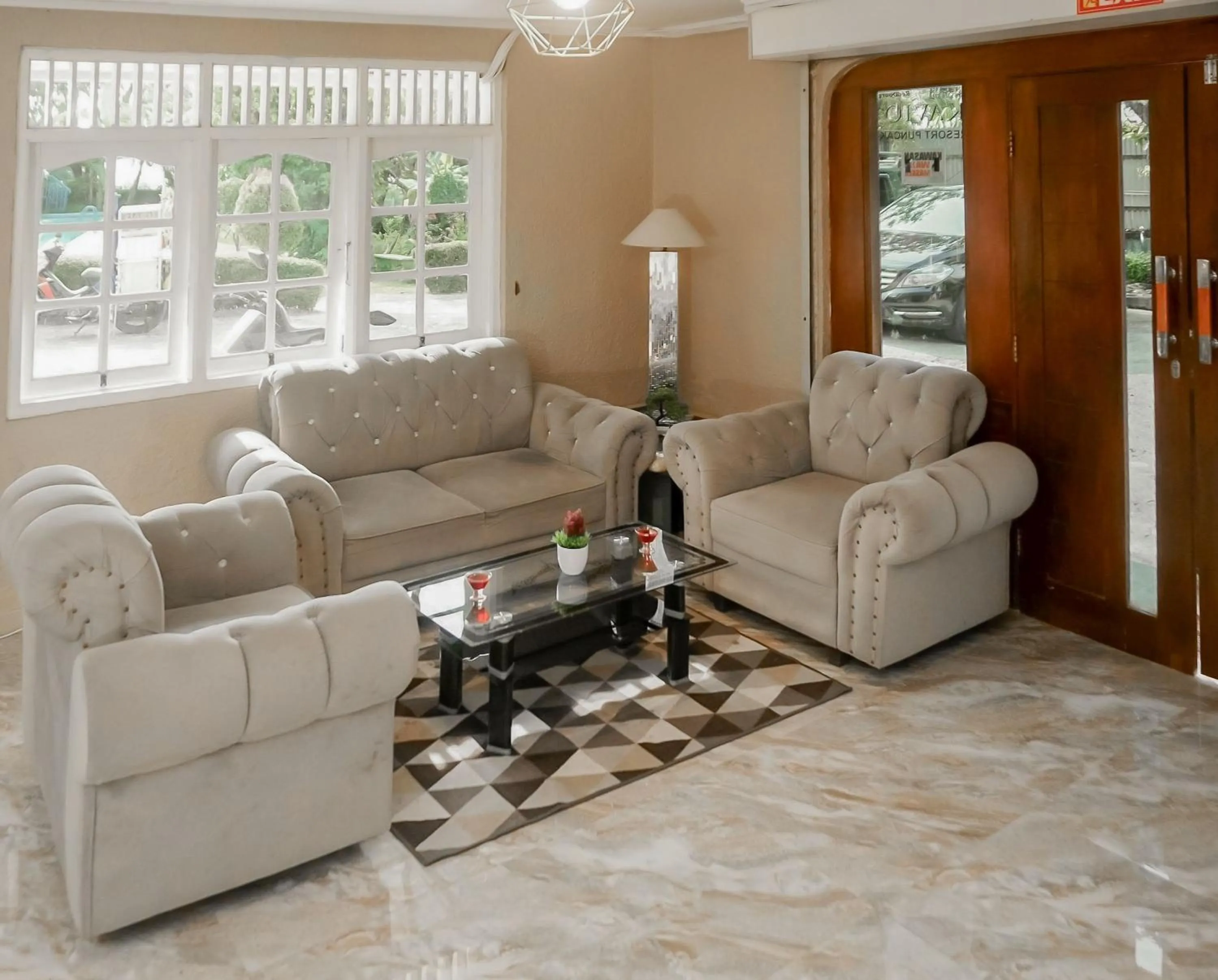 Living room in RedDoorz near Taman Safari 2