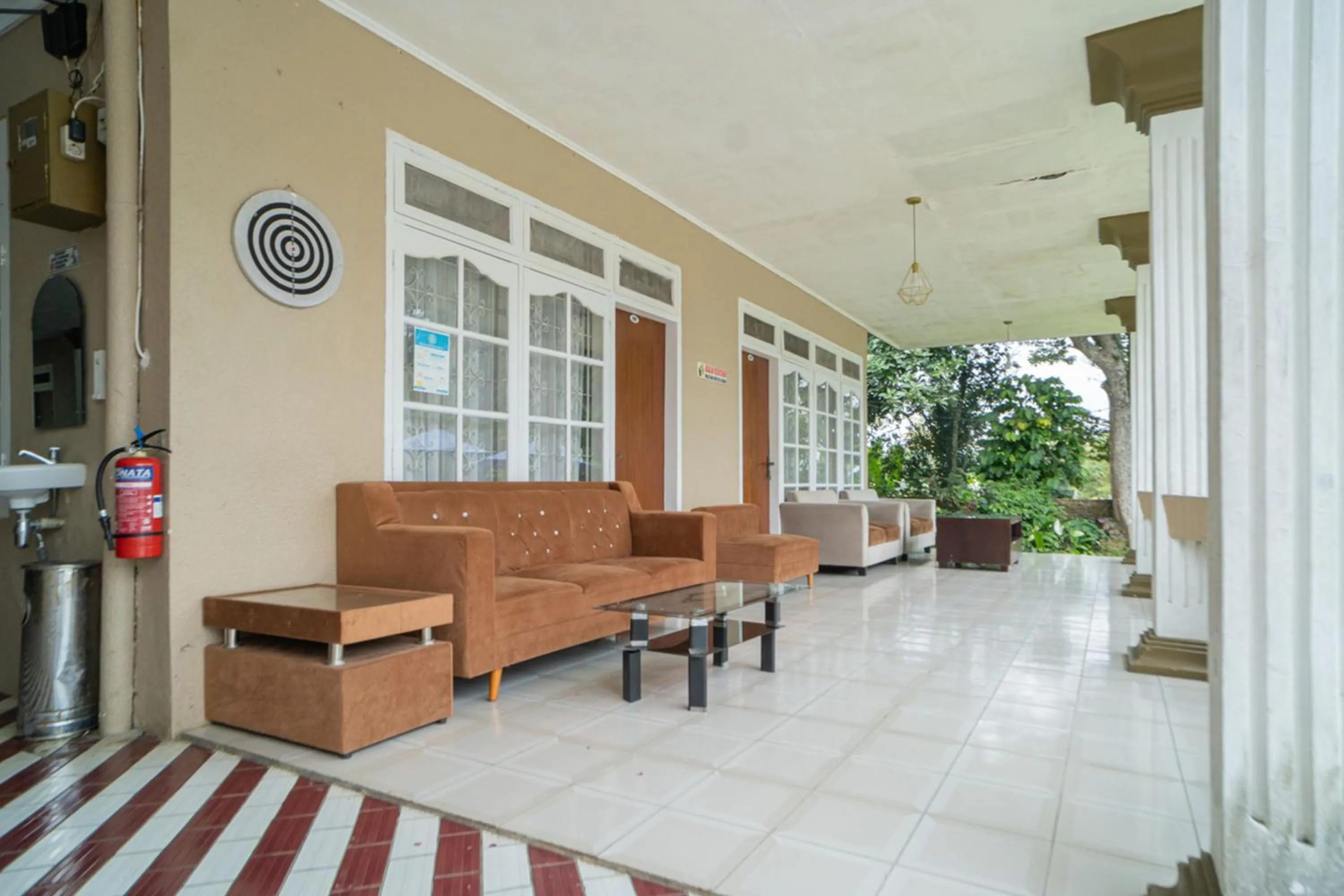 Living room in RedDoorz near Taman Safari 2