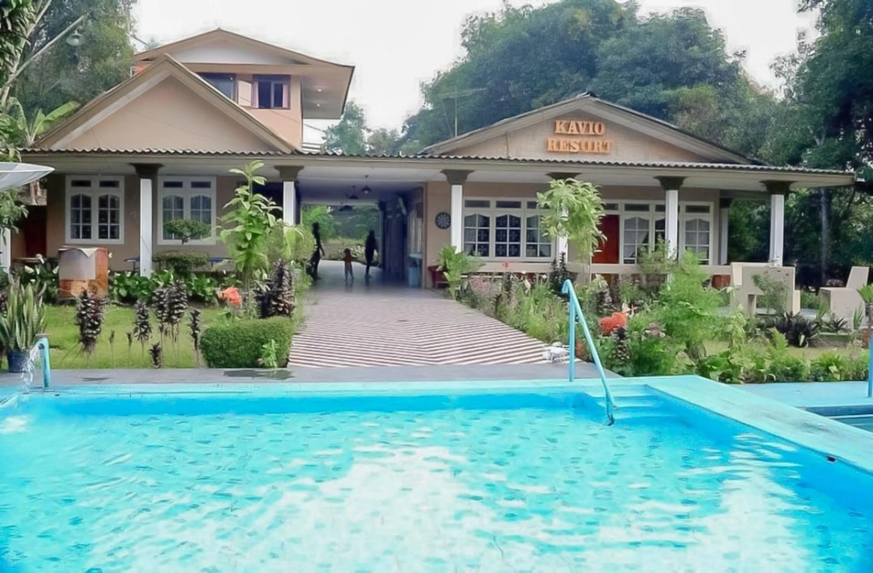 Swimming pool in RedDoorz near Taman Safari 2