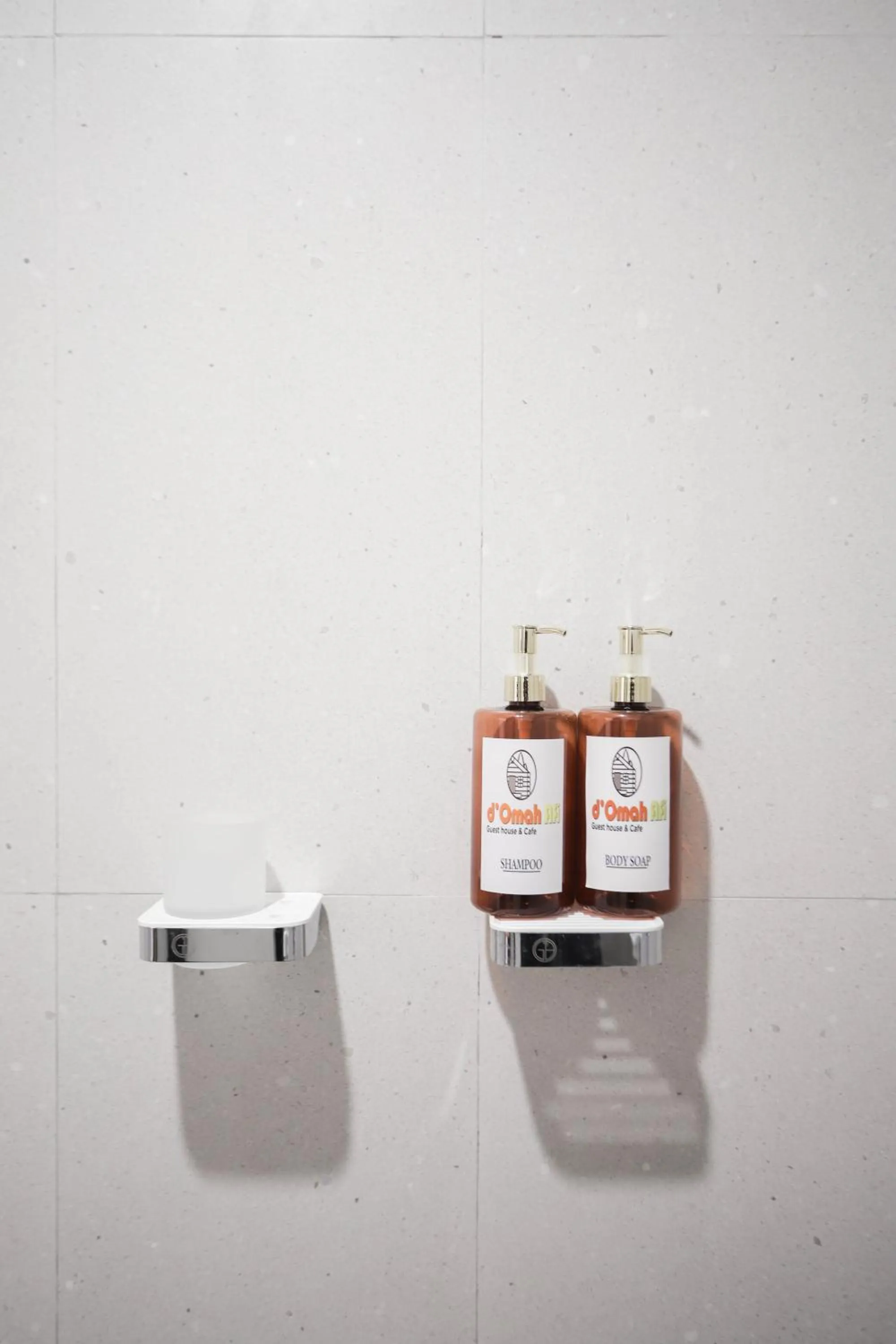 Bathroom in d' Omah Afi 1