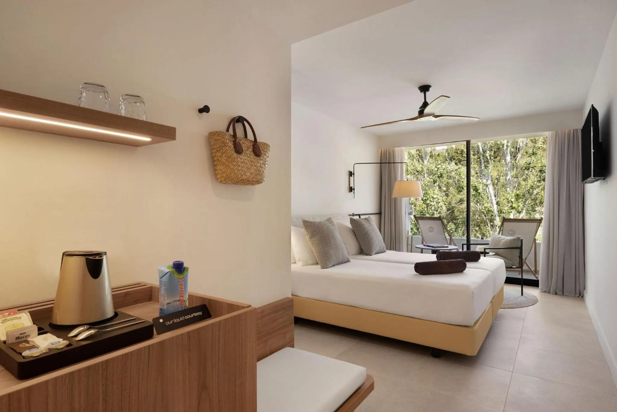 Photo of the whole room, Bed in Inmood Aucanada 4 Sup - Adults Only