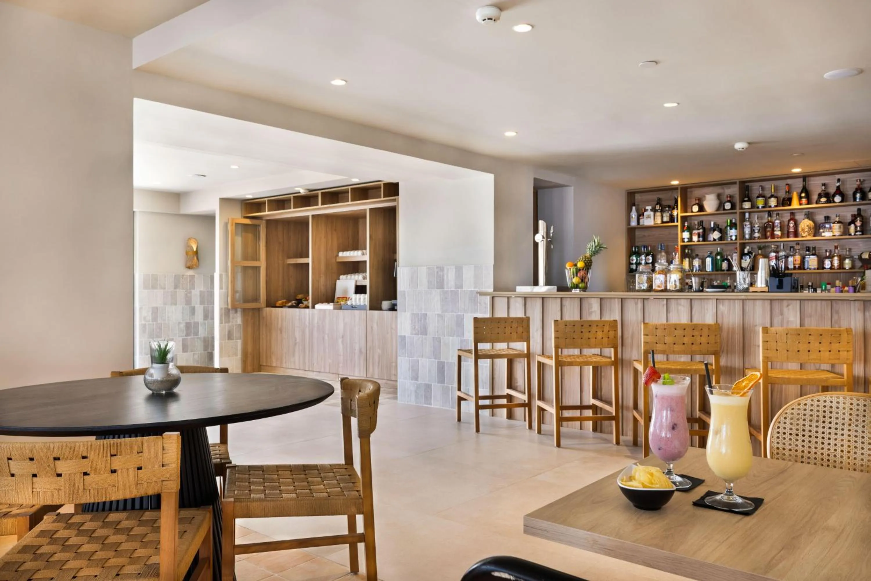 Lounge or bar in Inmood Aucanada 4 Sup - Adults Only