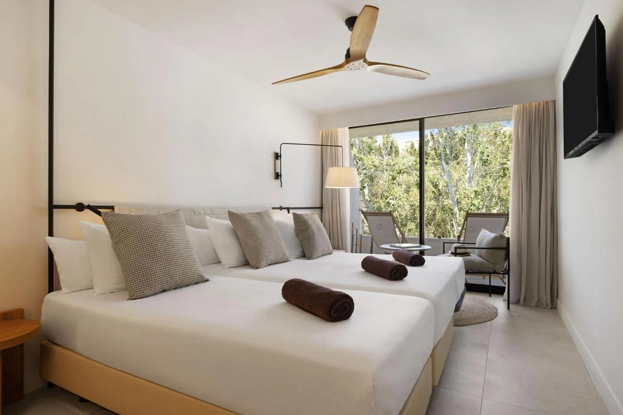 Photo of the whole room, Bed in Inmood Aucanada 4 Sup - Adults Only