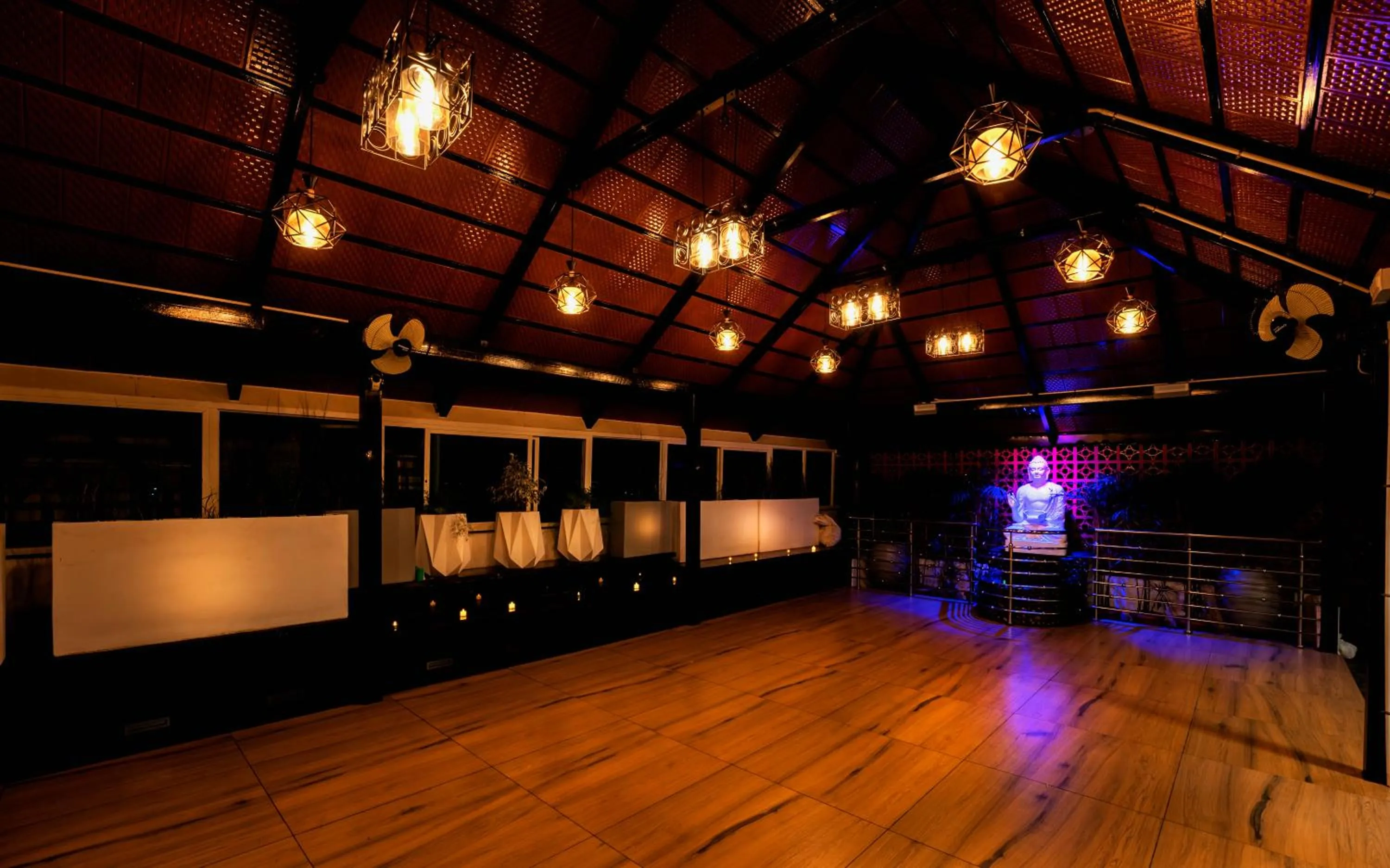 Area and facilities in Royal Tusker Luxury Service Apartments