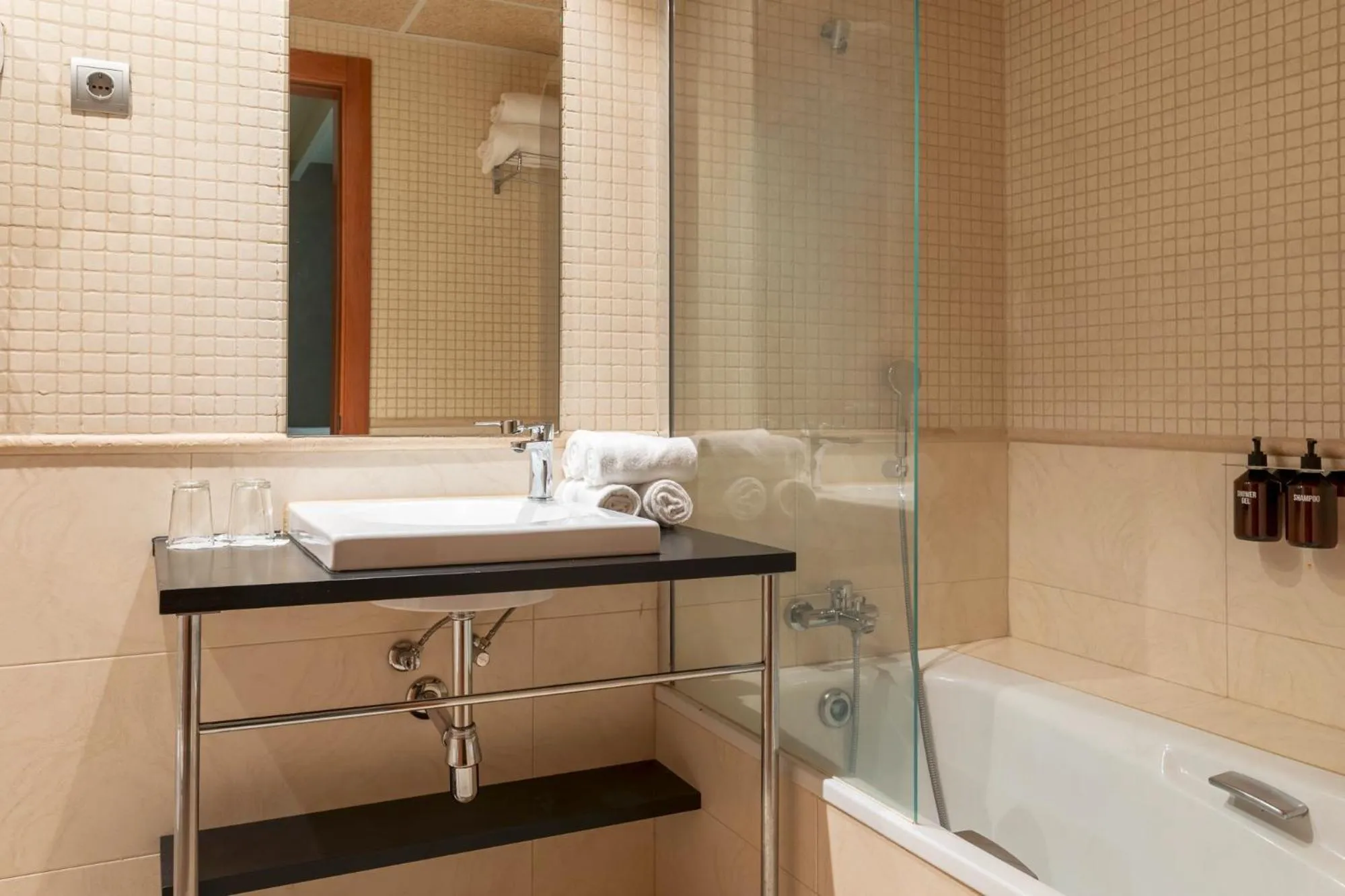 Shower in Acta Sant Just