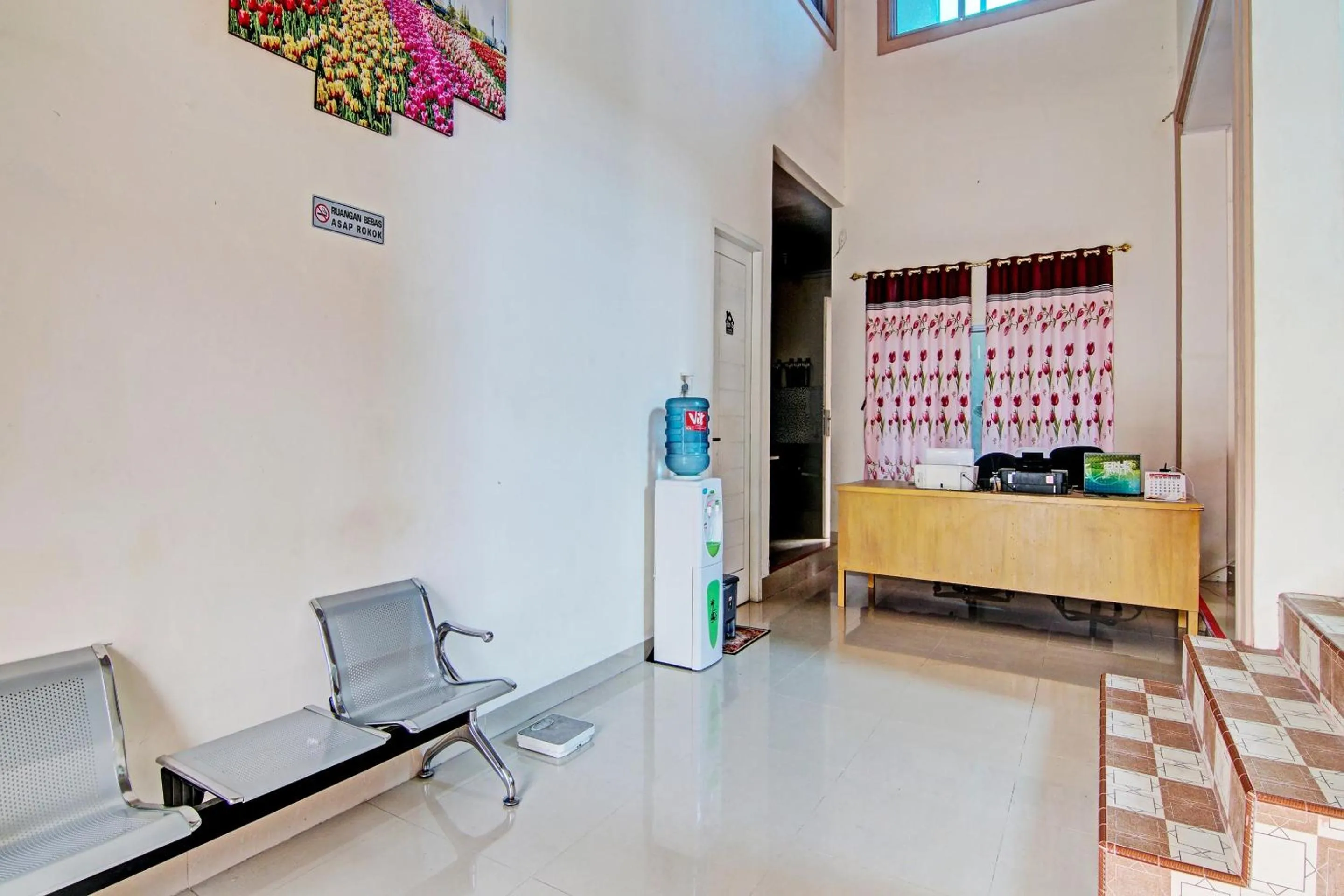 Lobby or reception in Hotel O Timur Raya Homestay Syariah