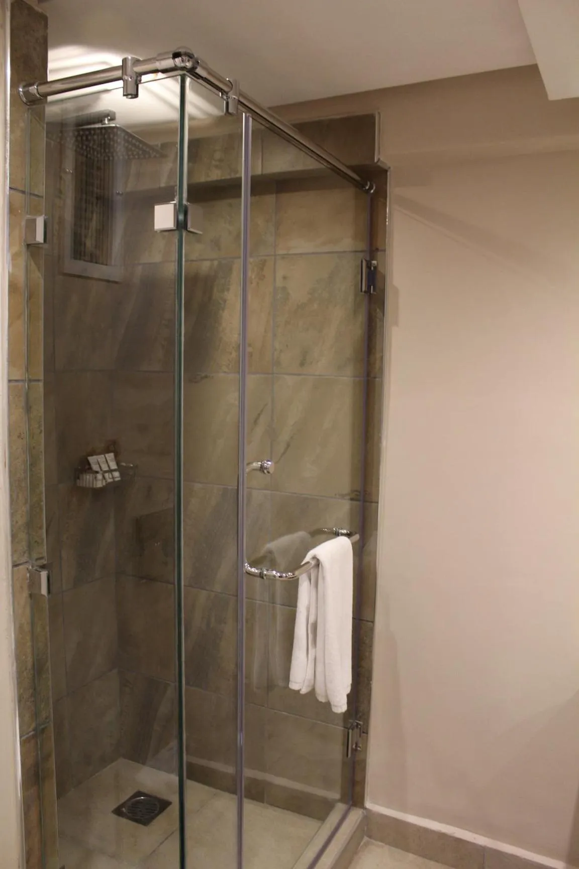 Bathroom in Hillpark Hotel