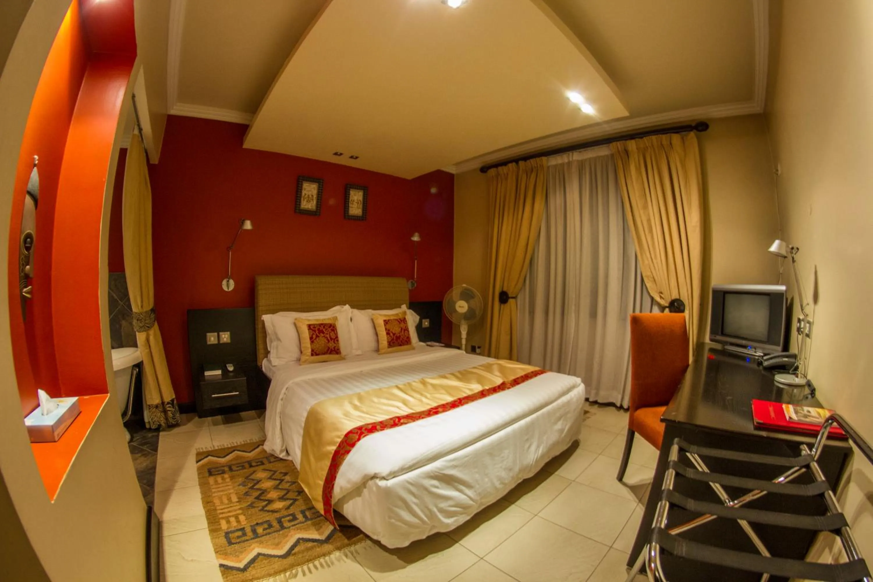 Photo of the whole room, Bed in Hillpark Hotel