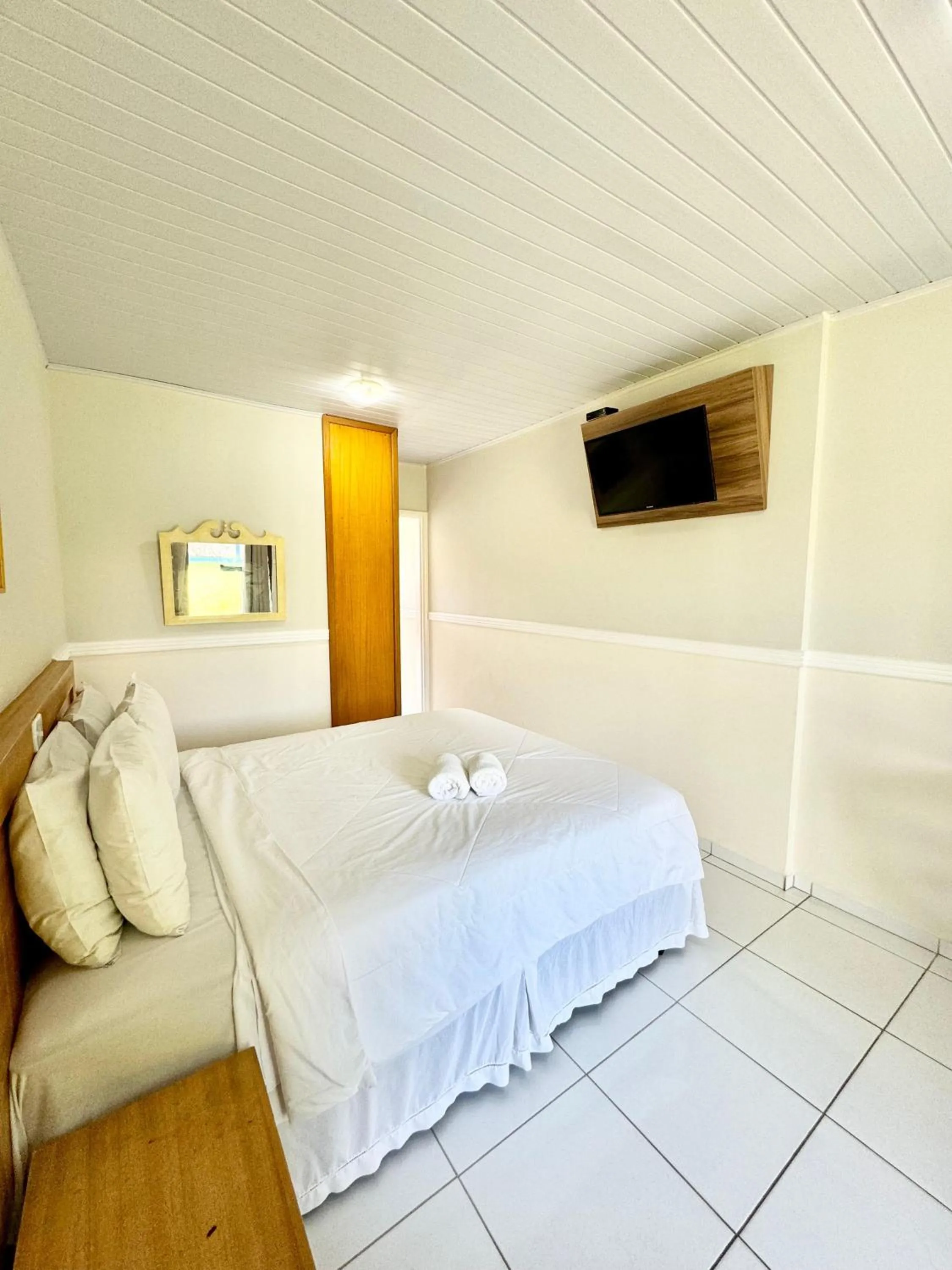 Photo of the whole room, Bed in Hotel Arrastão