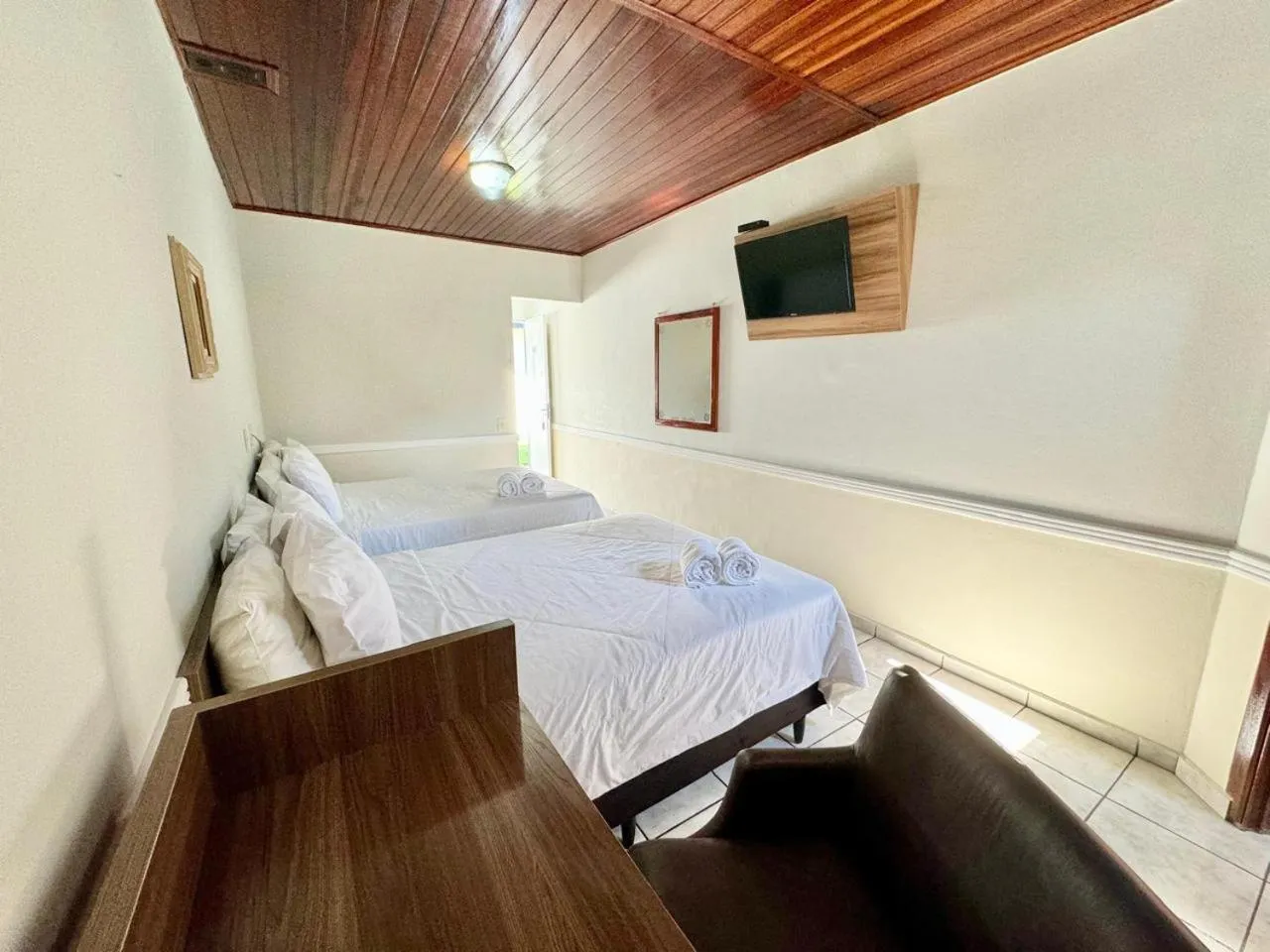 Photo of the whole room, Bed in Hotel Arrastão