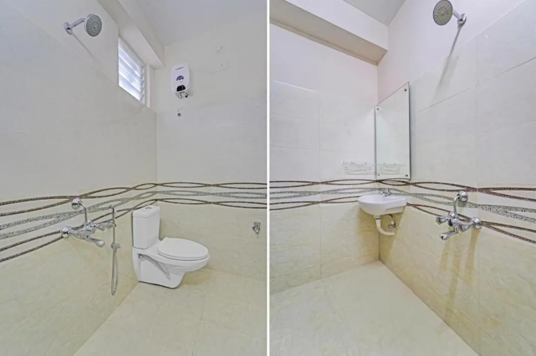 Shower in Redstone Hotel - Near US Consulate Nungambakkam