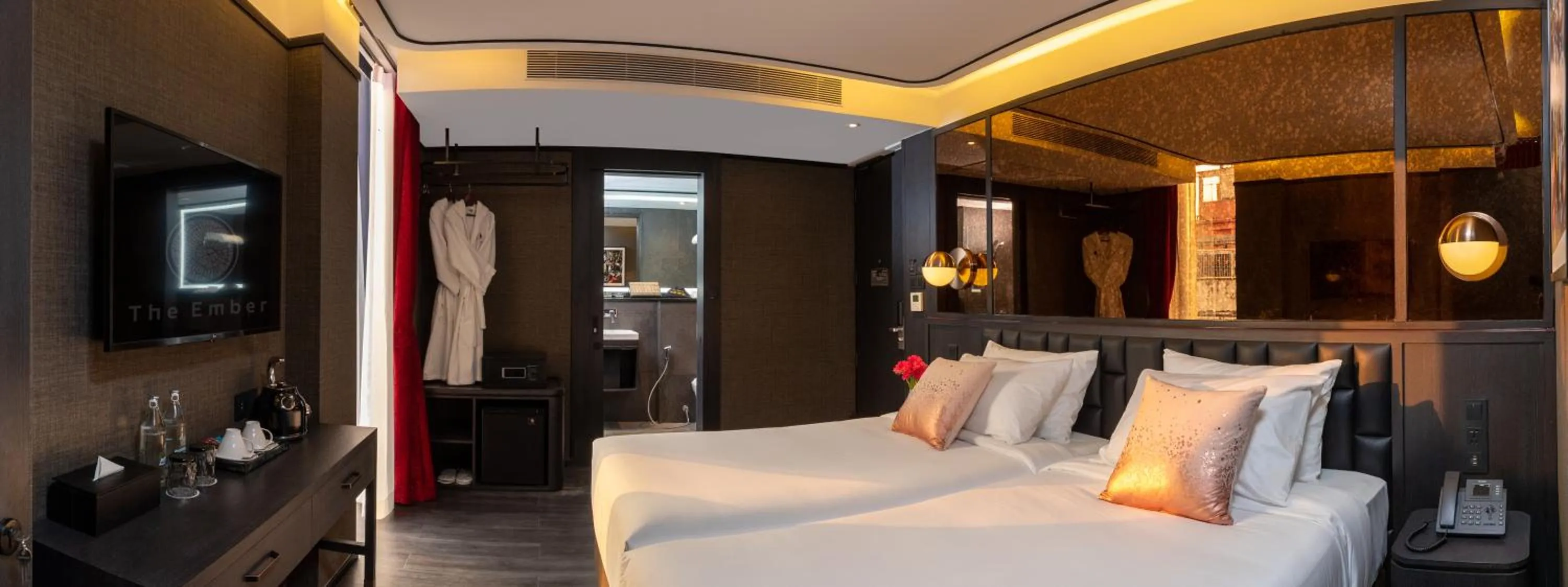 Bed in The Gravitique Hotel Khaosan