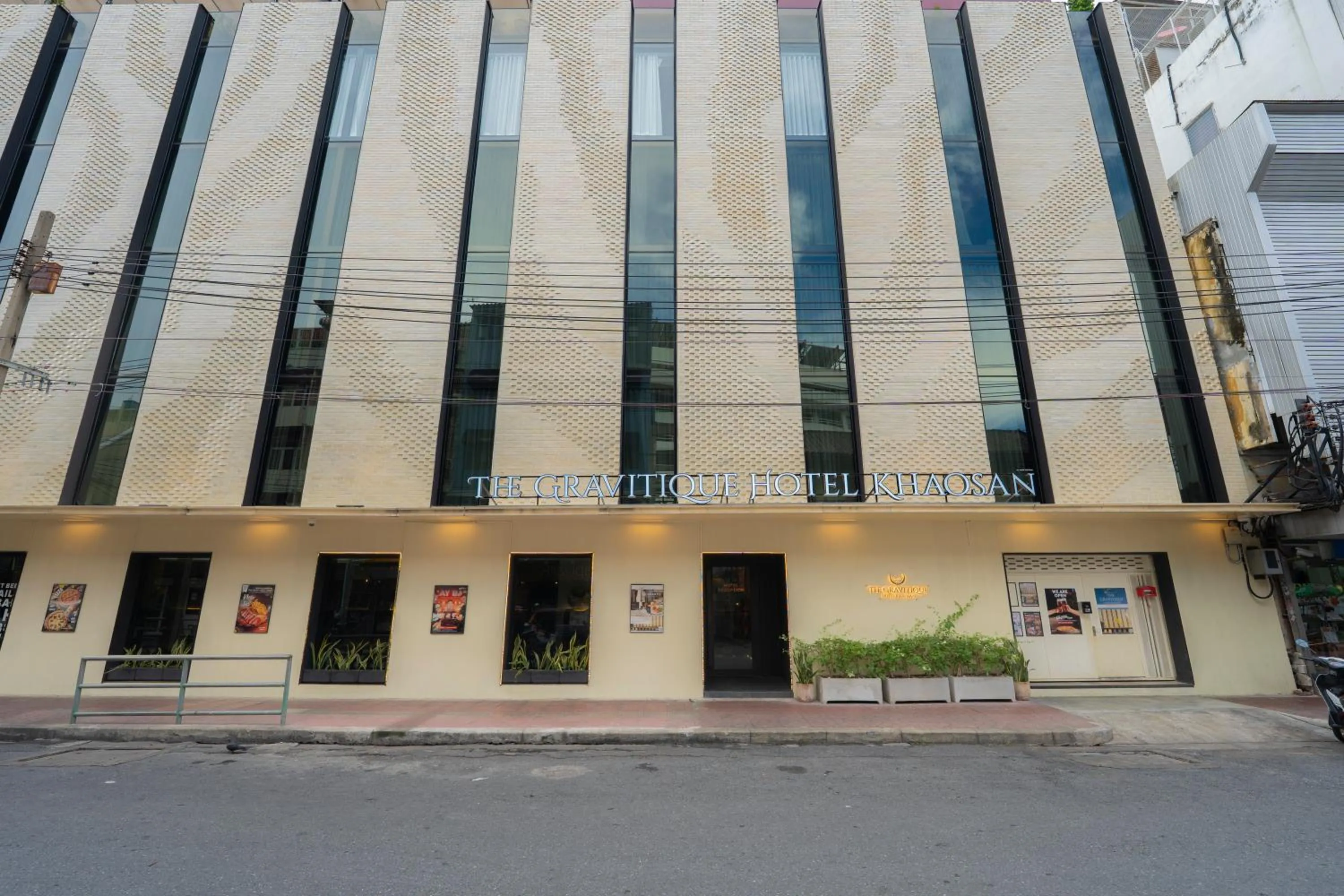 Property building in The Gravitique Hotel Khaosan