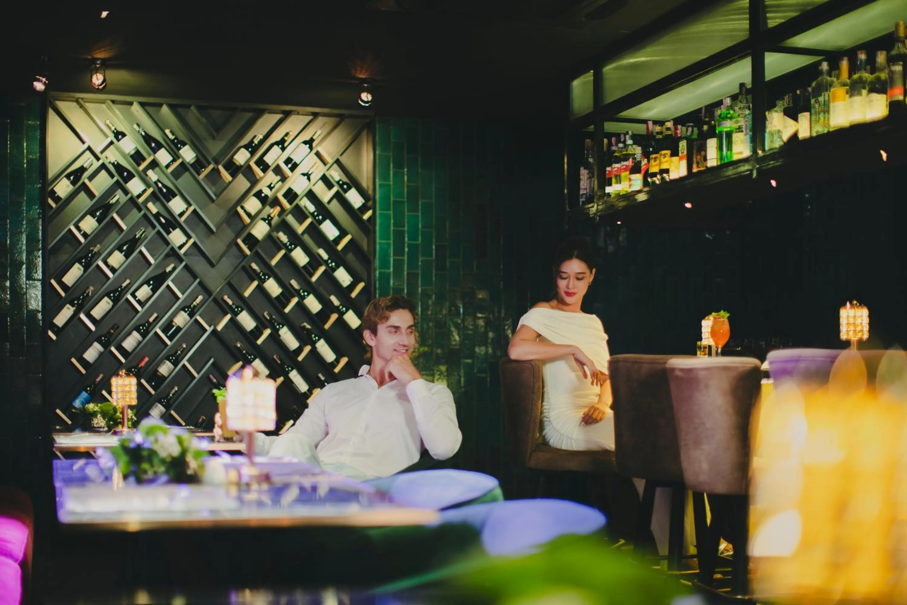 Restaurant/places to eat in The Gravitique Hotel Khaosan