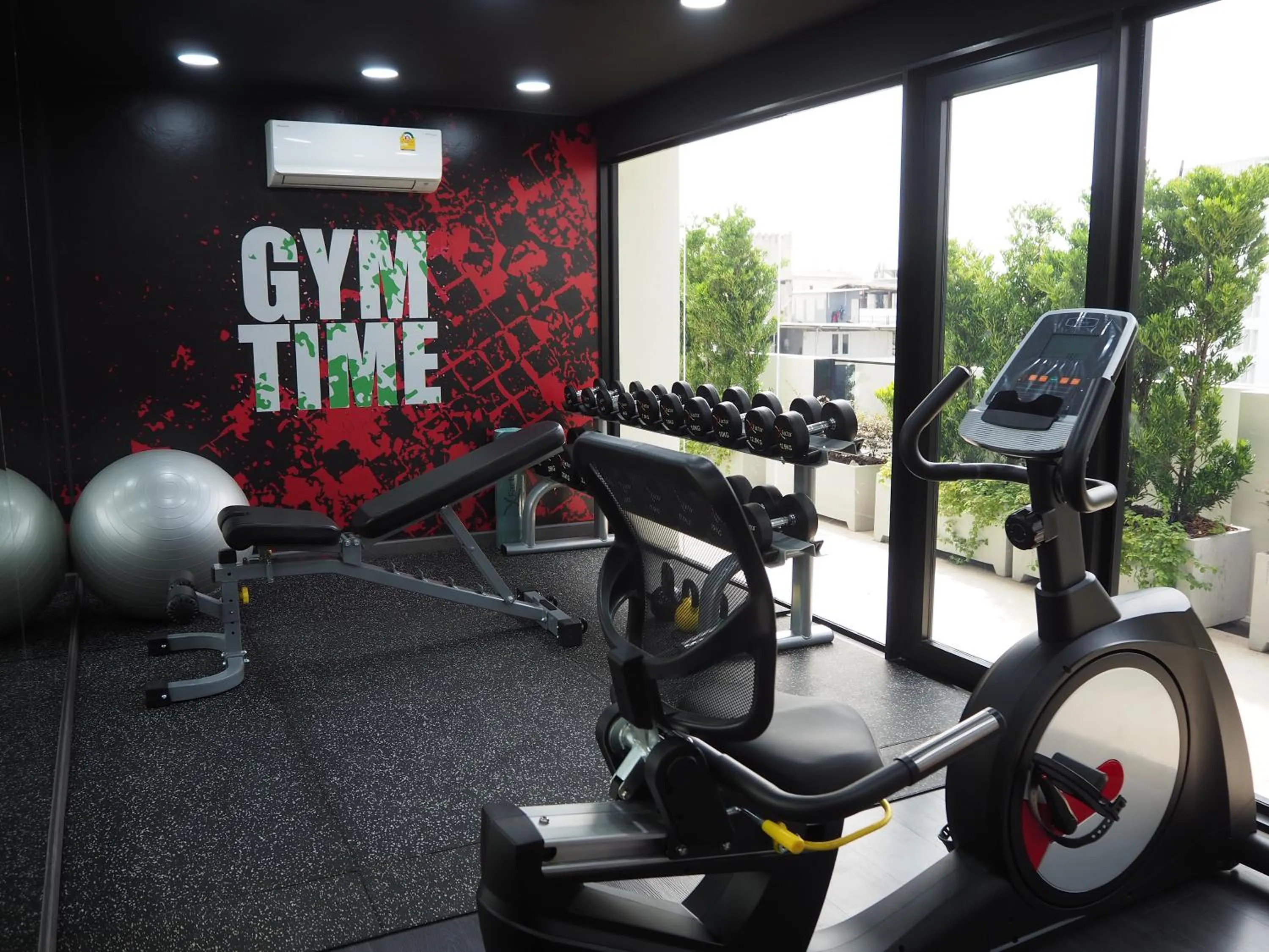 Fitness centre/facilities in The Gravitique Hotel Khaosan