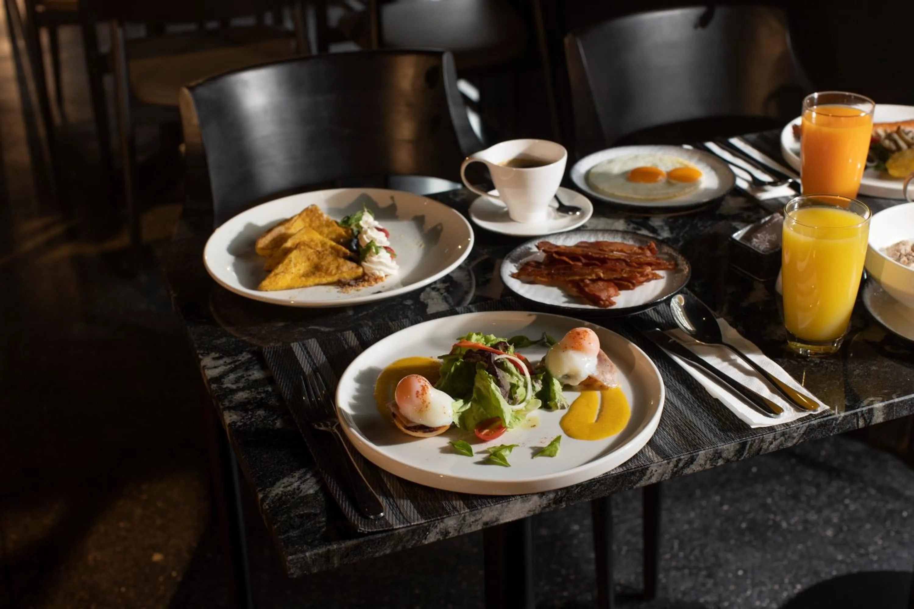 Breakfast in The Gravitique Hotel Khaosan