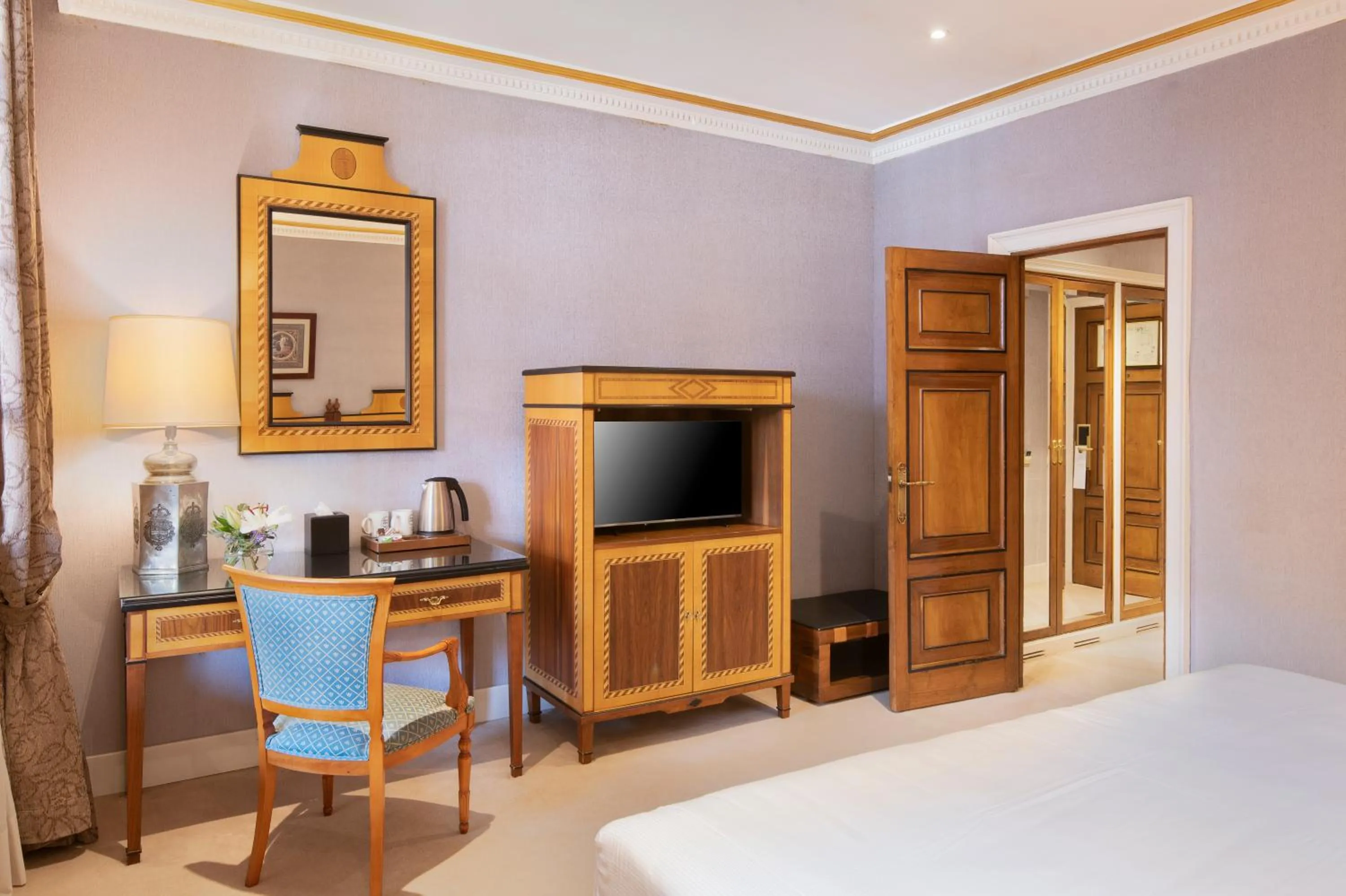 Bed in Eurostars Hotel de la Reconquista