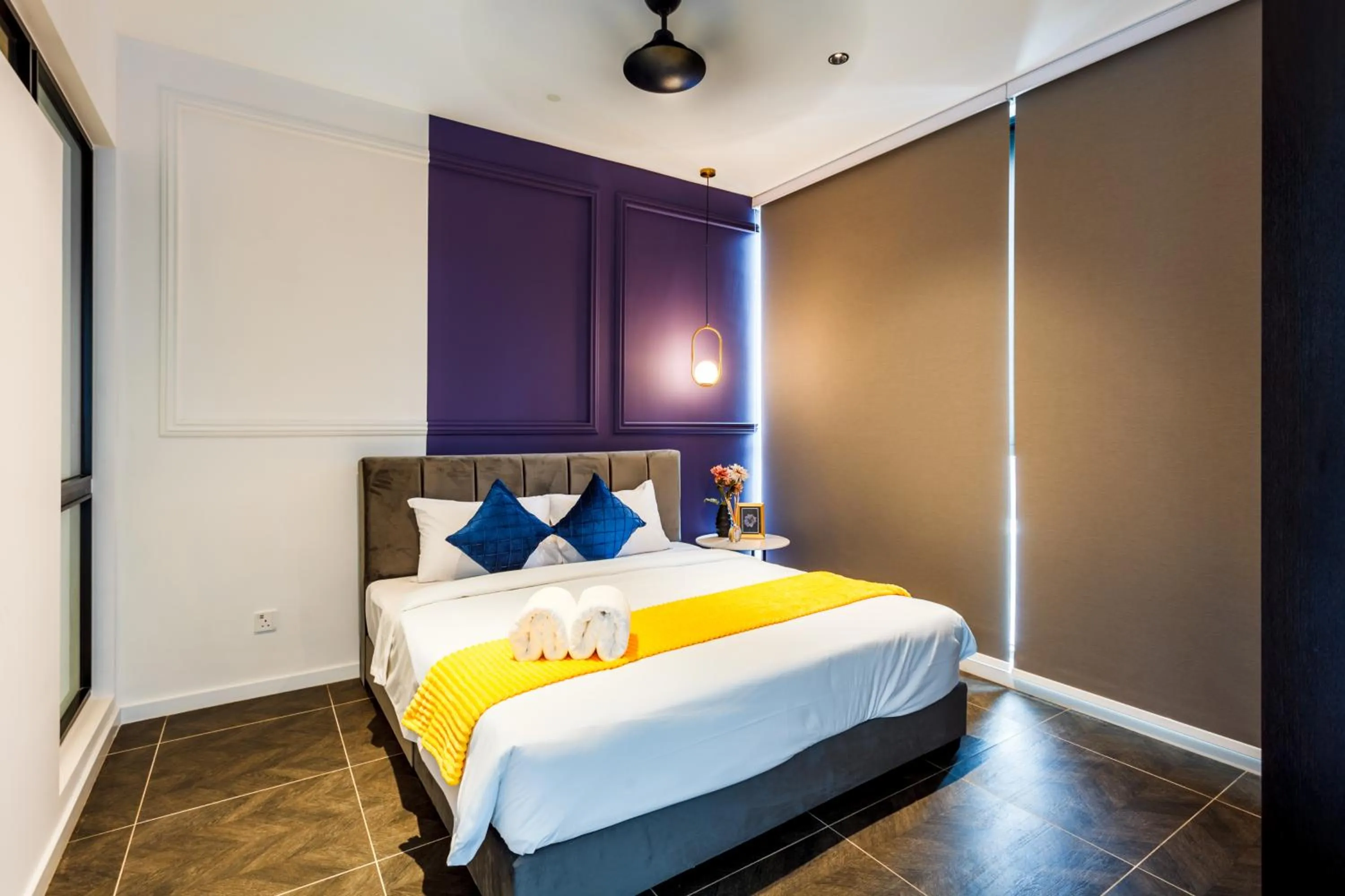 Bed in Scarletz Suites KLCC by Mana-Mana