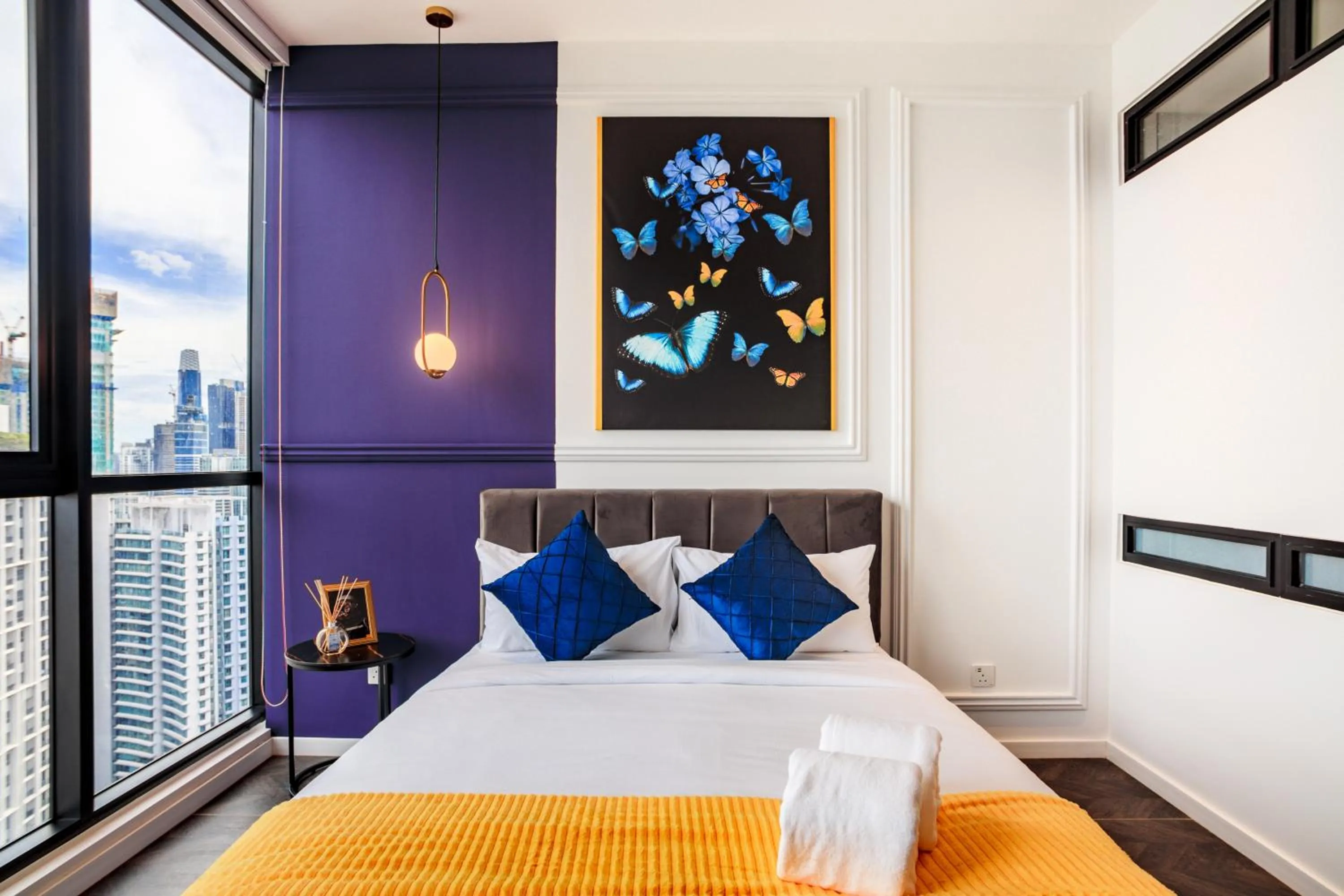 Bed in Scarletz Suites KLCC by Mana-Mana