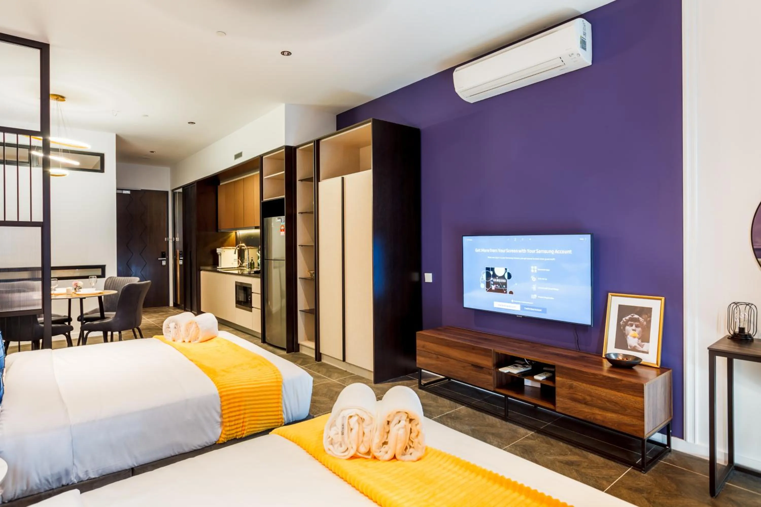 Bed in Scarletz Suites KLCC by Mana-Mana