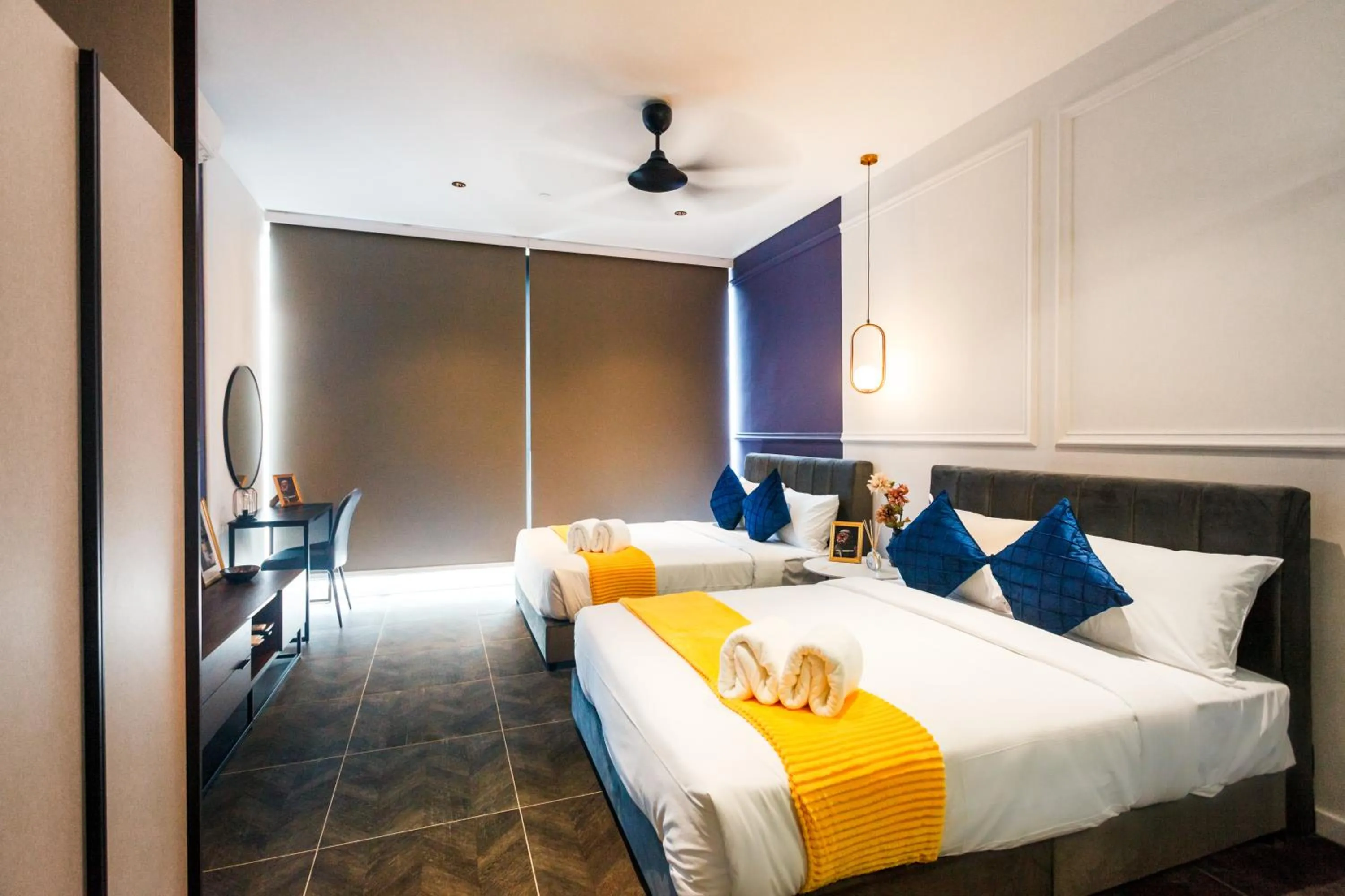 Bed in Scarletz Suites KLCC by Mana-Mana