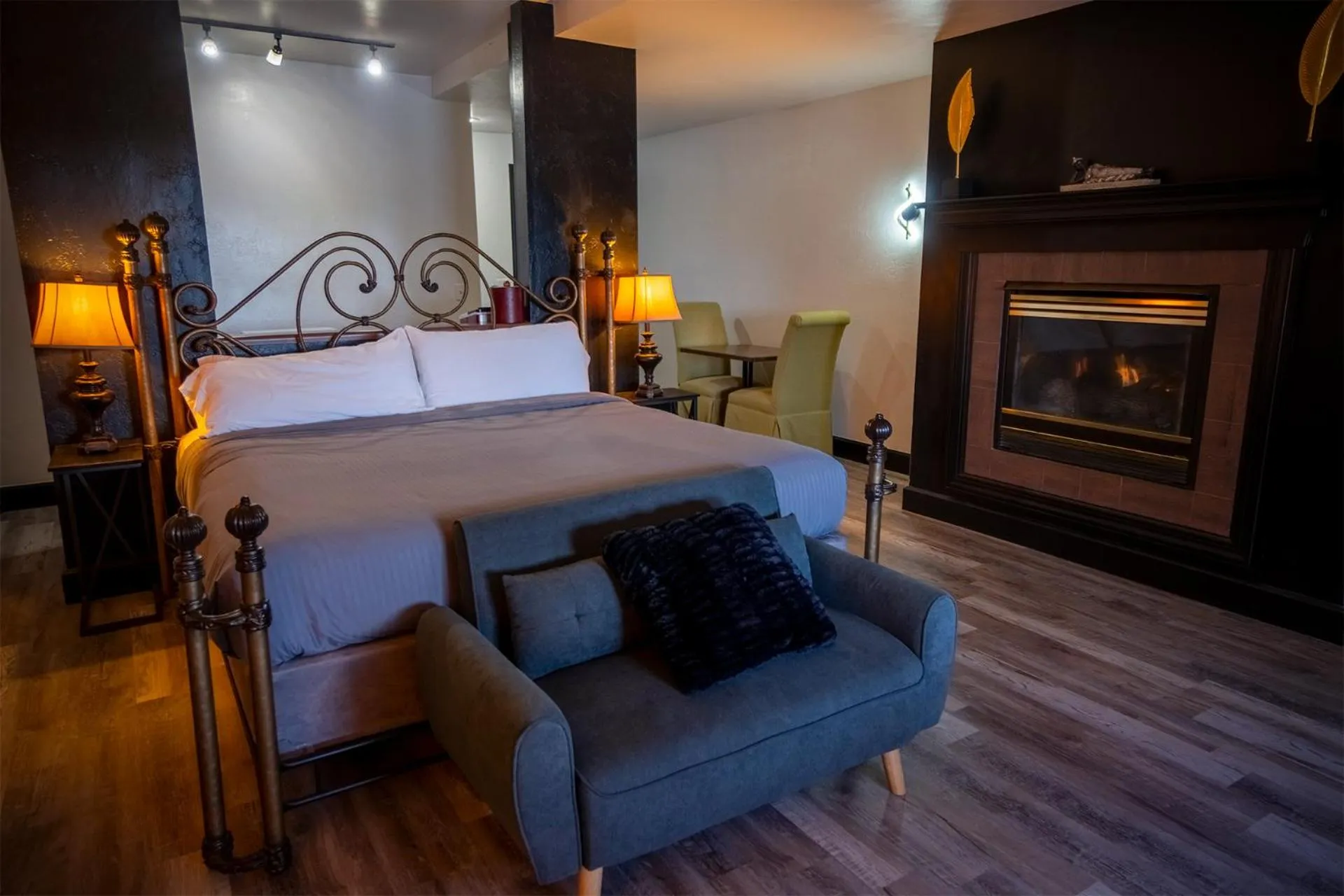 Bedroom, Bed in Nuk's Executive Suites