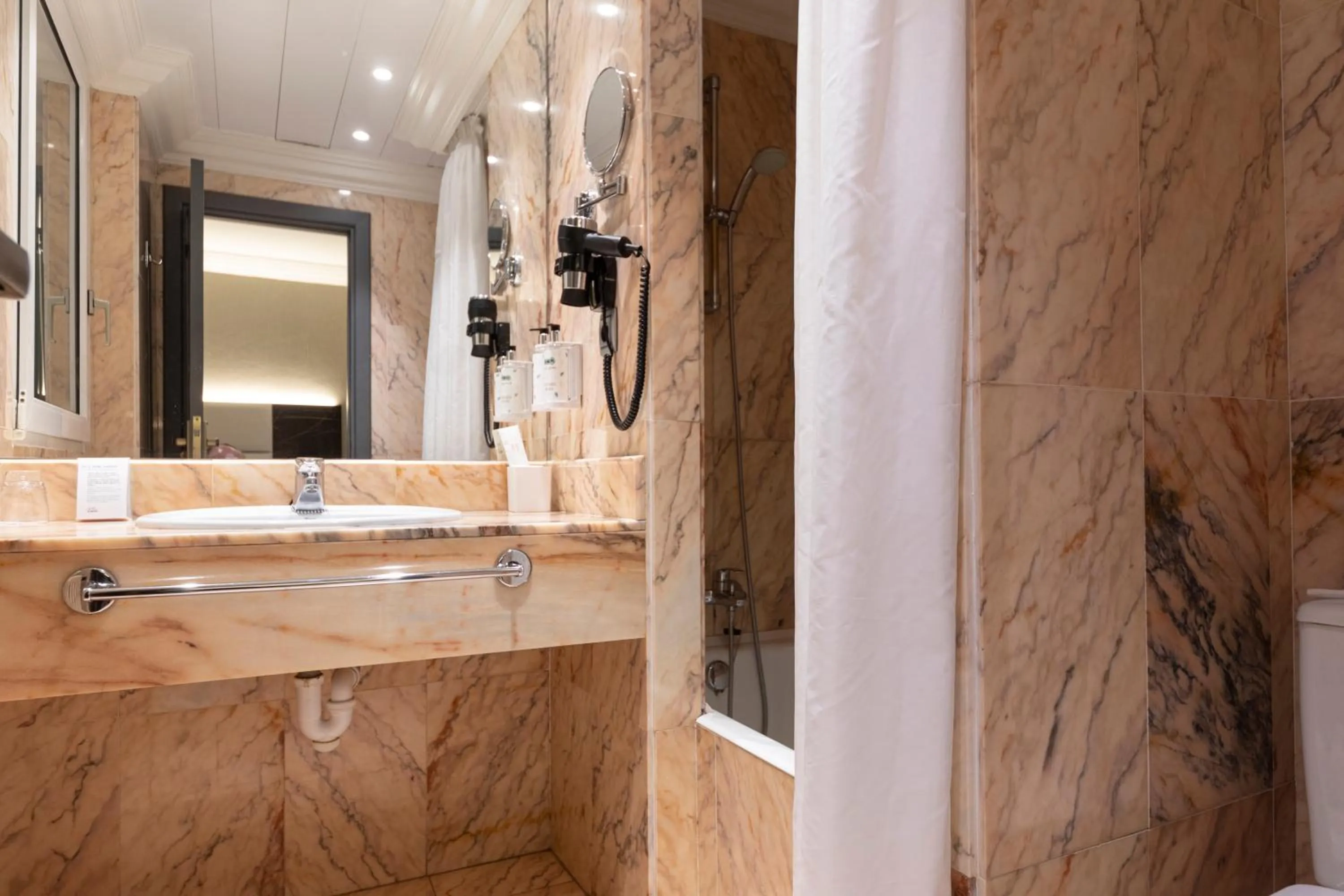 Bathroom in Habitus Hotel Europa