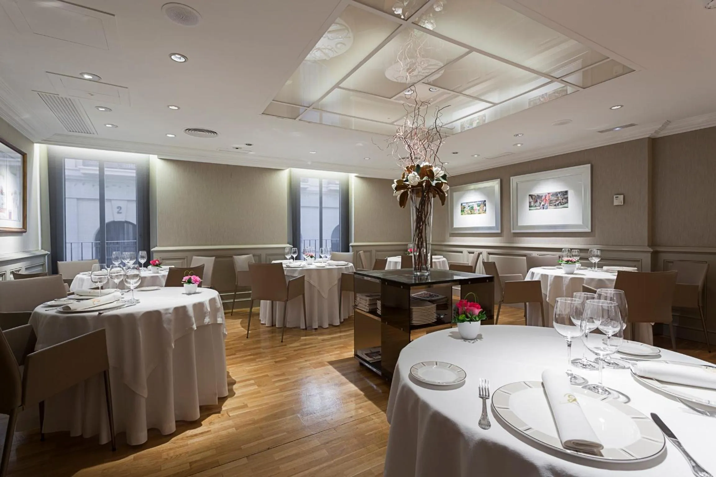 Restaurant/places to eat in Habitus Hotel Europa