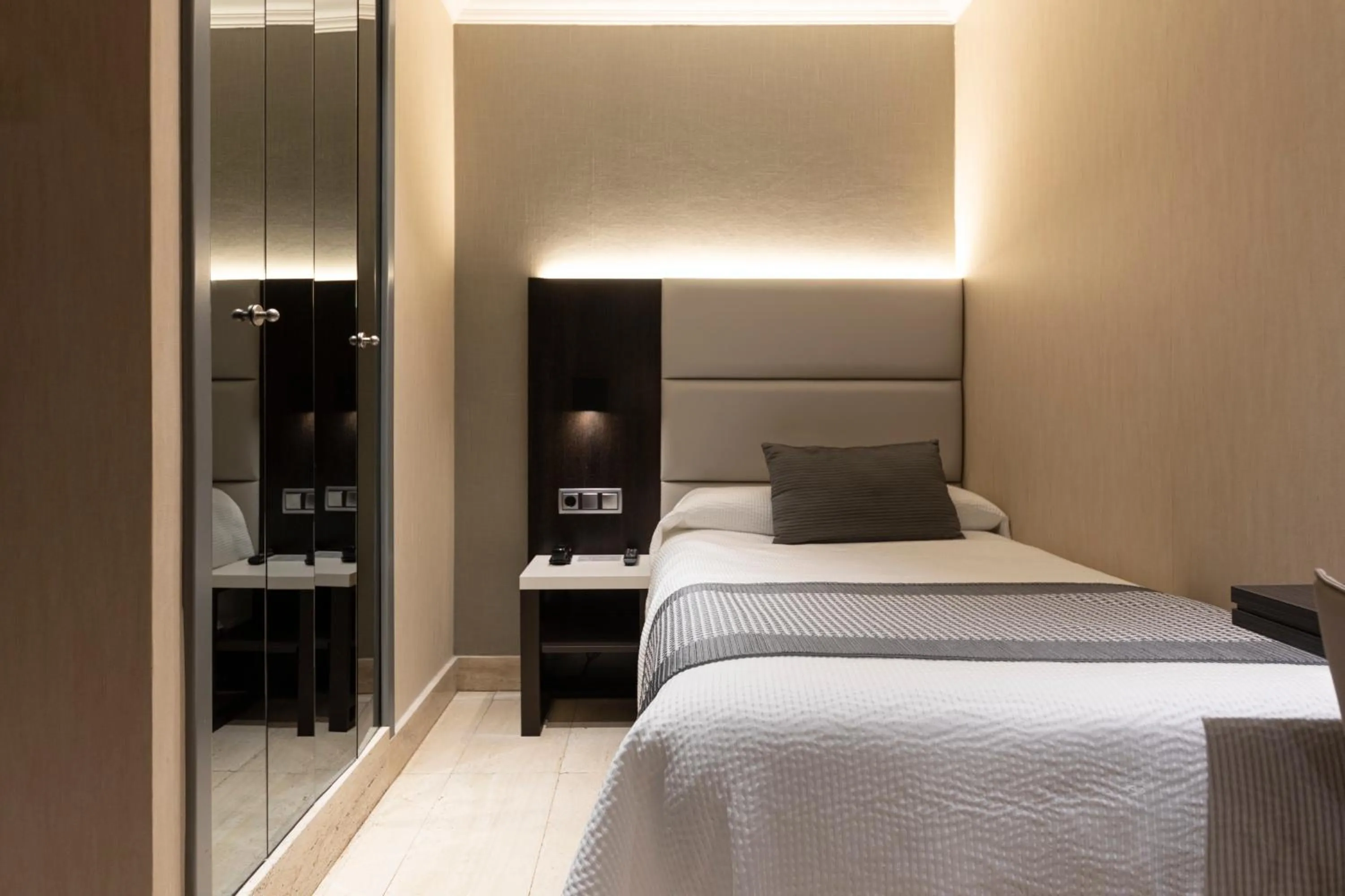 Bedroom, Bed in Habitus Hotel Europa