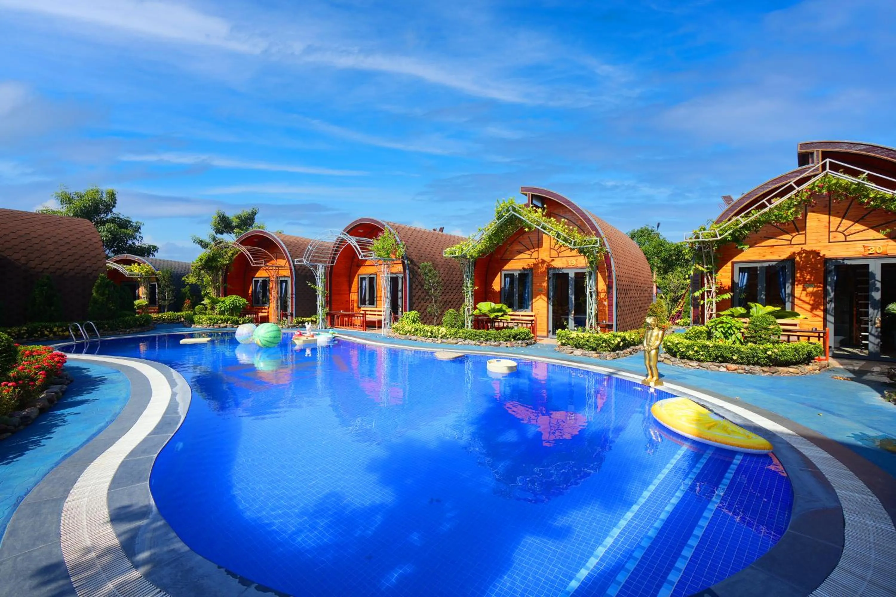 Property building in Resort Hàng Dương