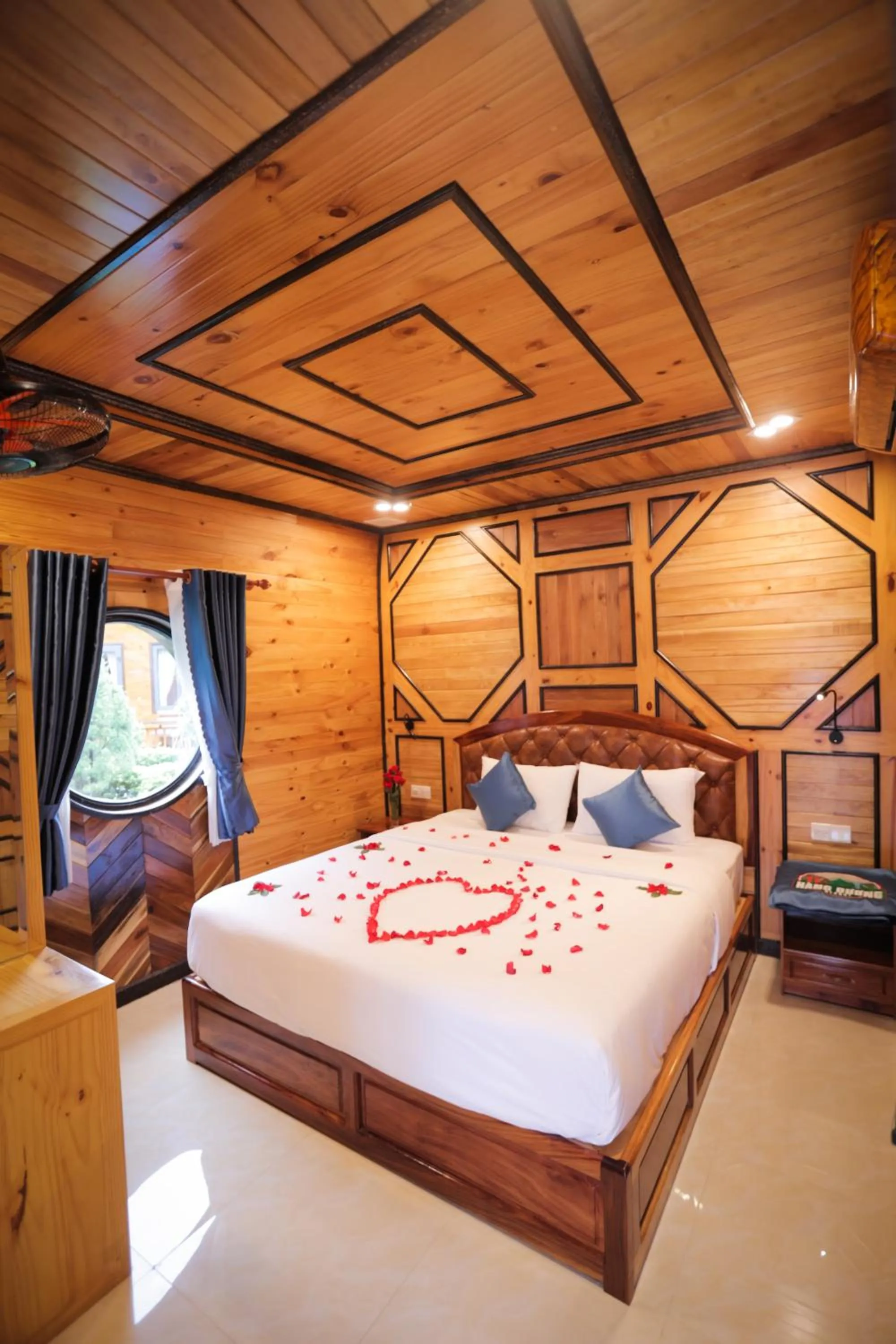 Bed in Resort Hàng Dương