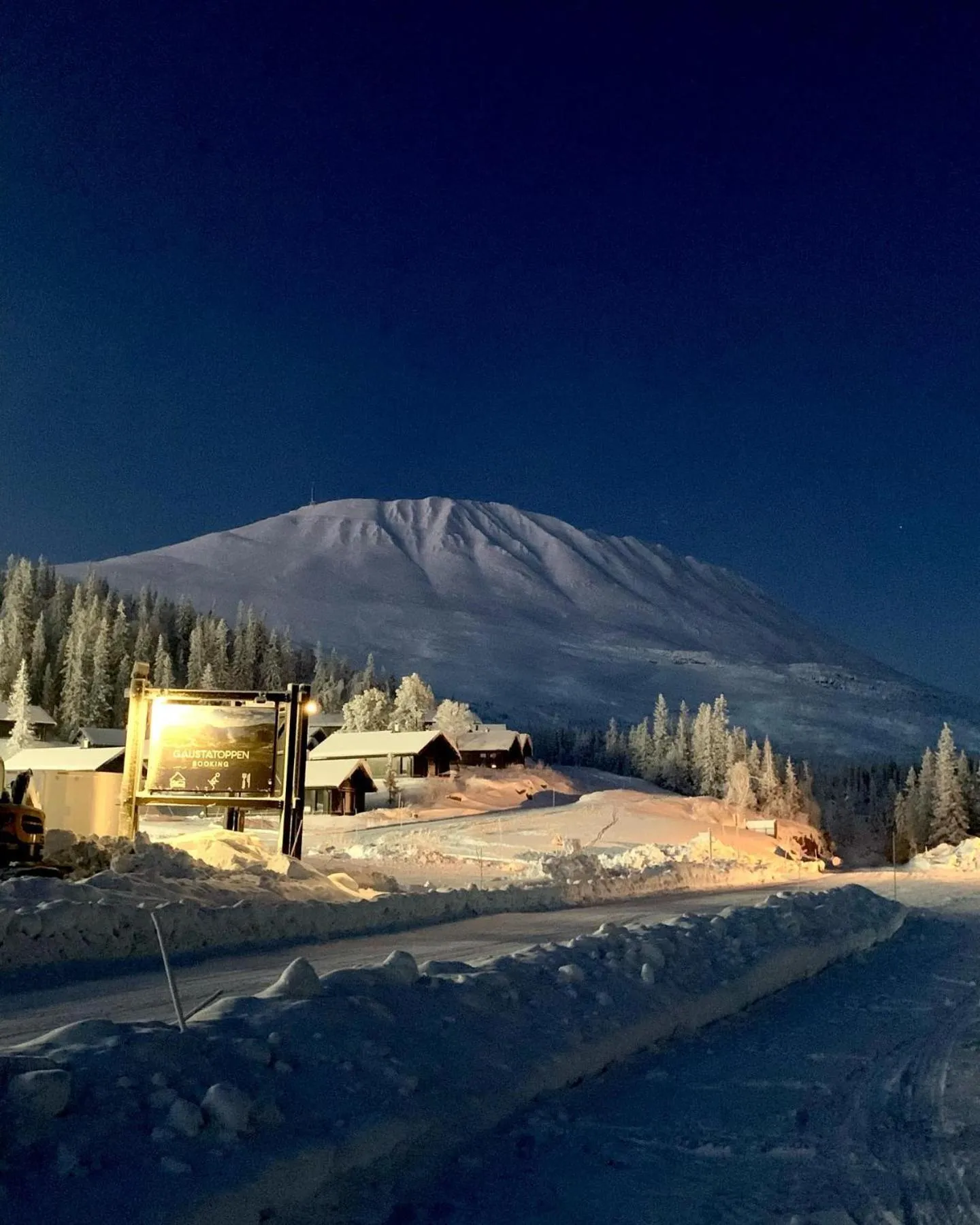 Night in Gausta Residence