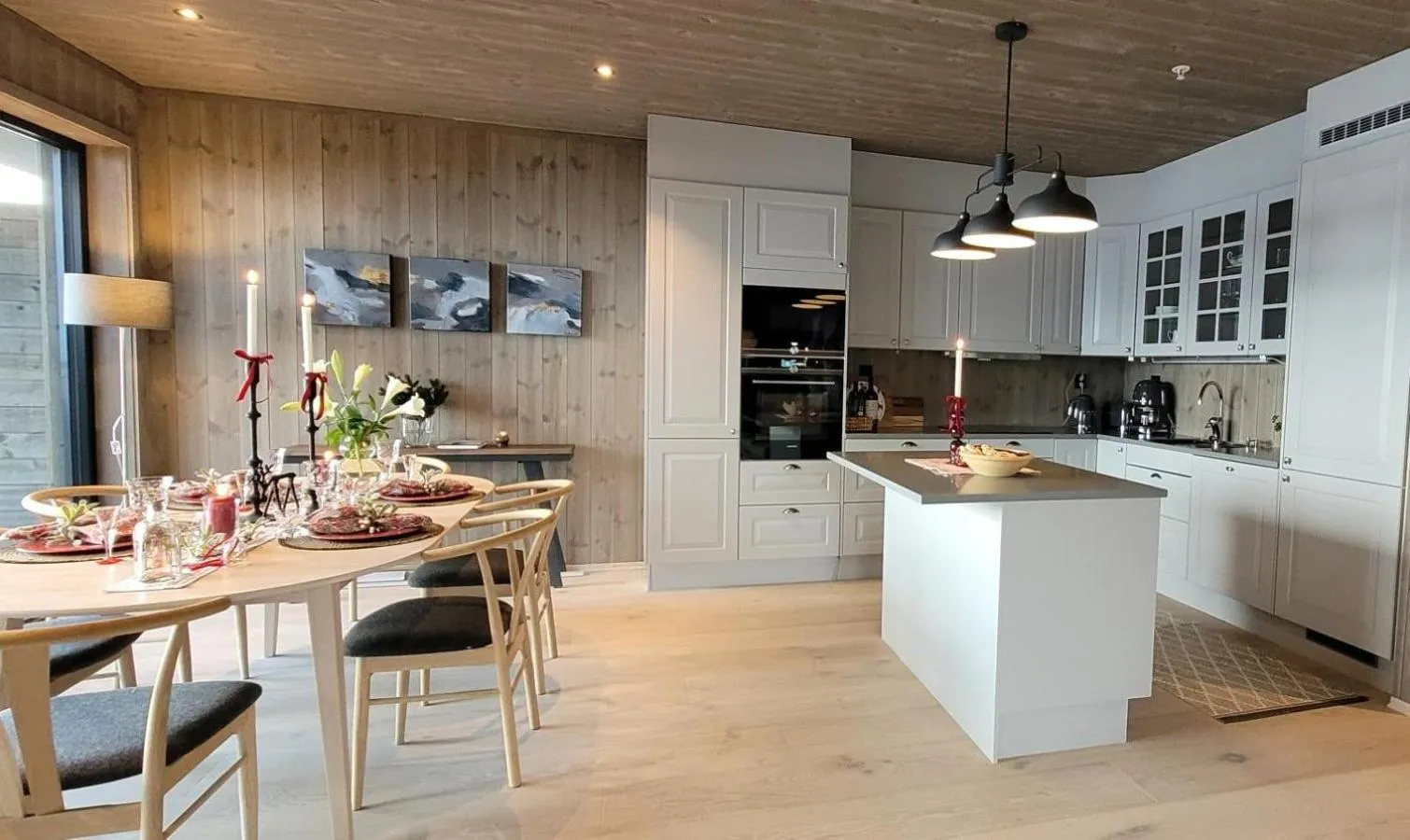 Kitchen or kitchenette in Gausta Residence