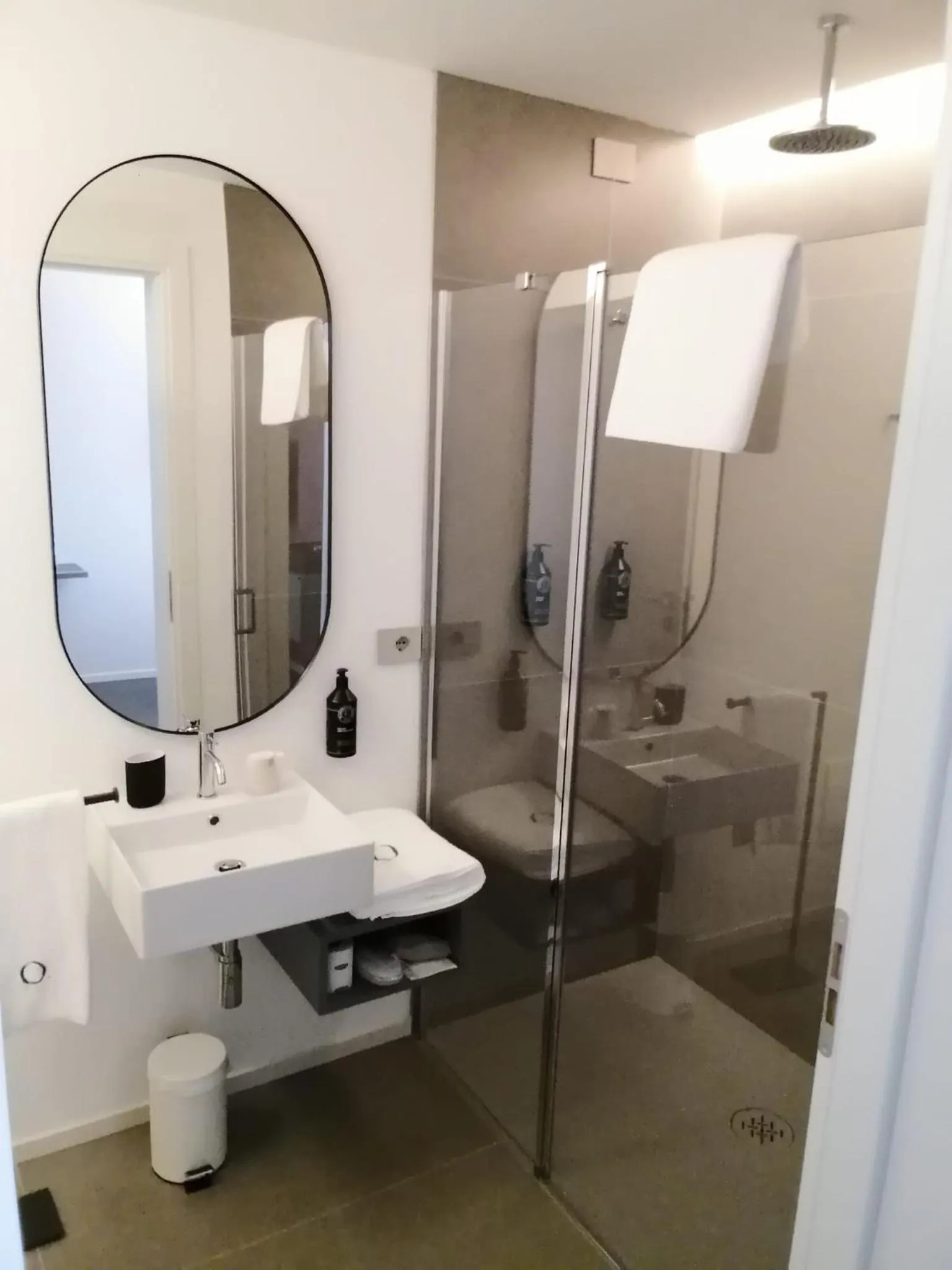 Bathroom in Open Hotel
