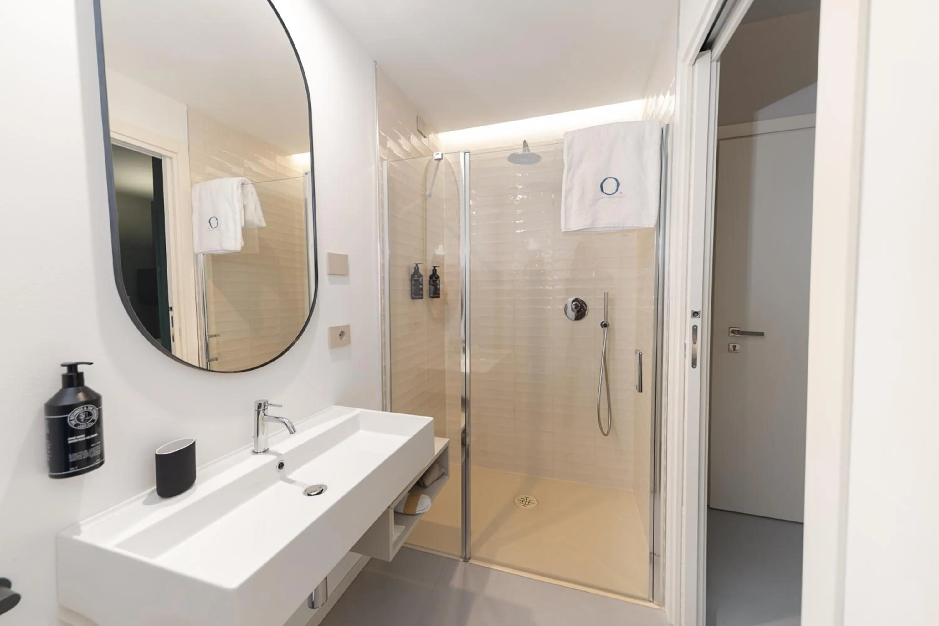 Shower in Open Hotel