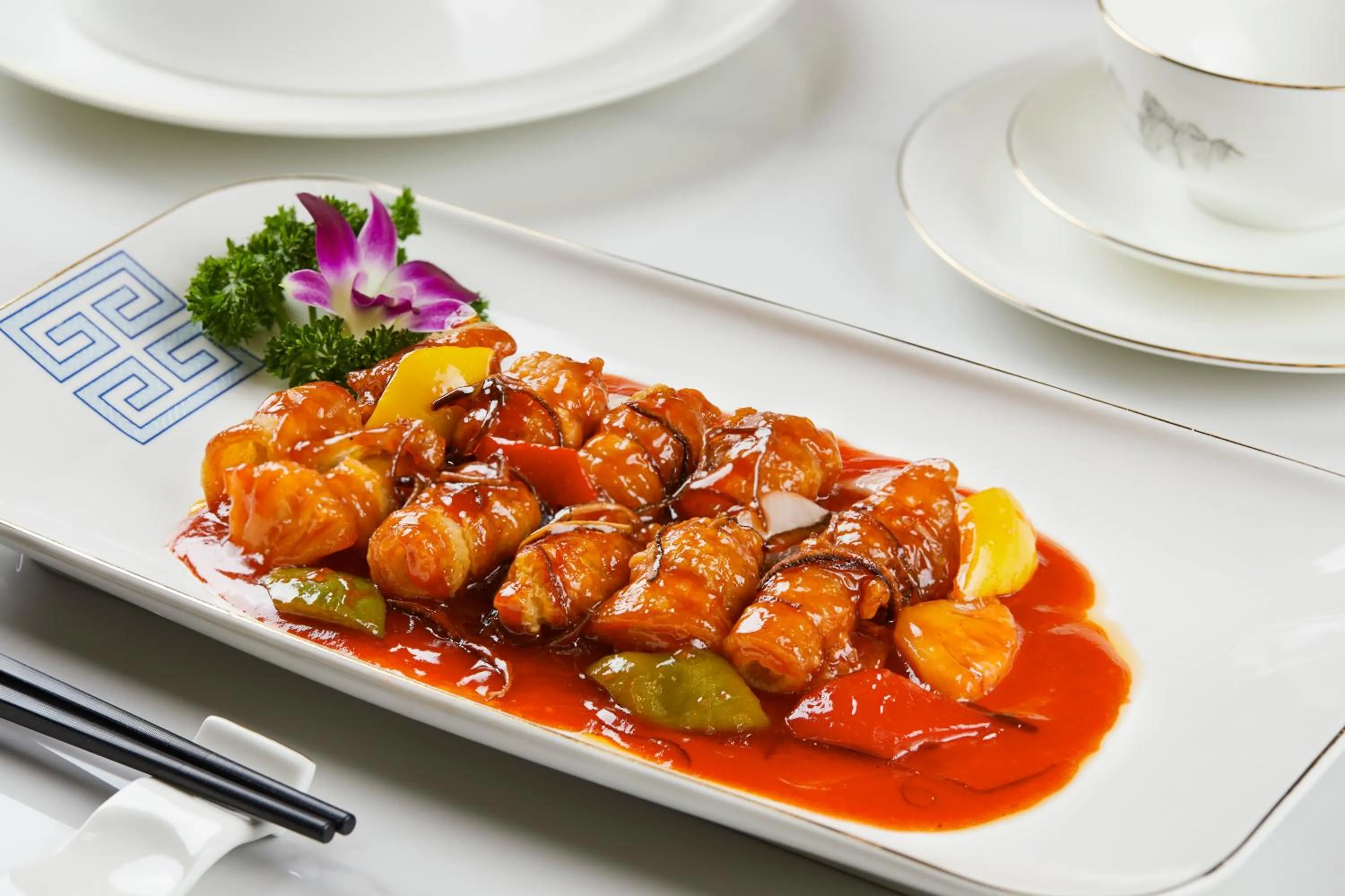 Restaurant/places to eat in California Saigon Hotel & Rooftop Pool