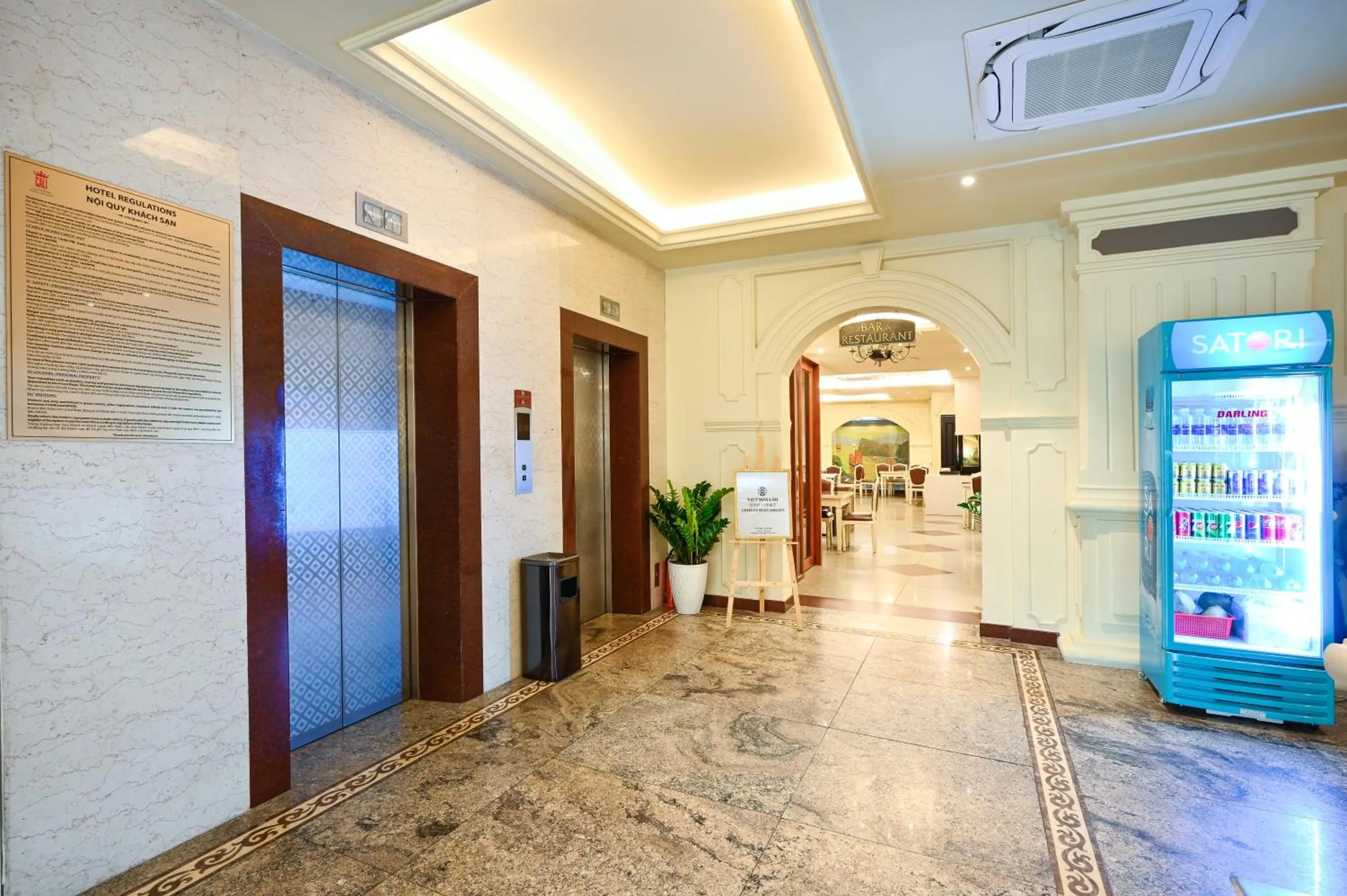 elevator in California Saigon Hotel & Rooftop Pool