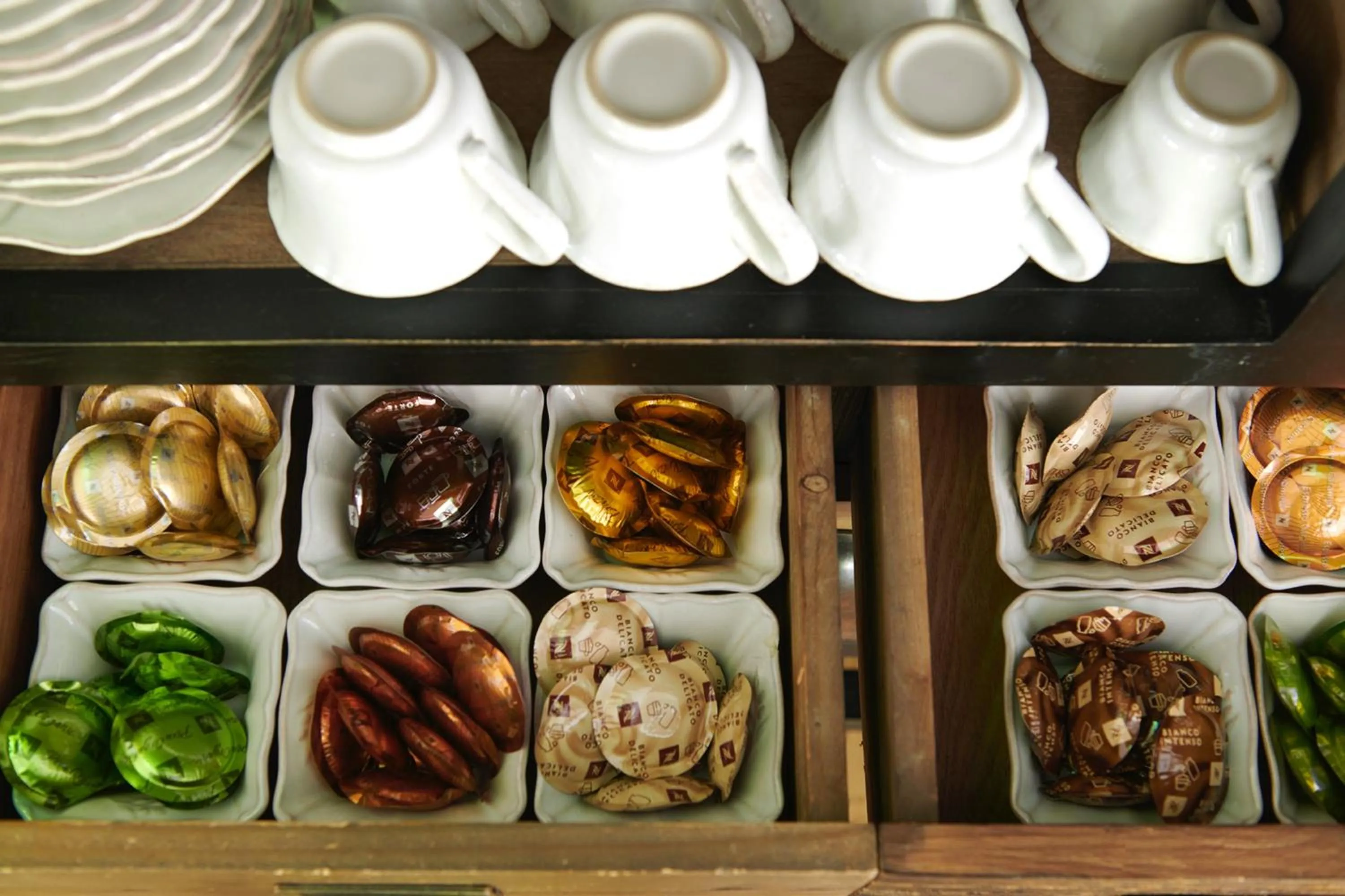 Coffee/tea facilities in Acta Splendid